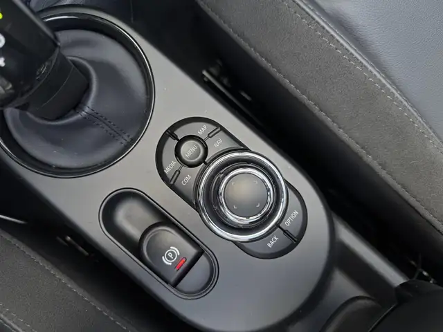 Mini Cooper view 13