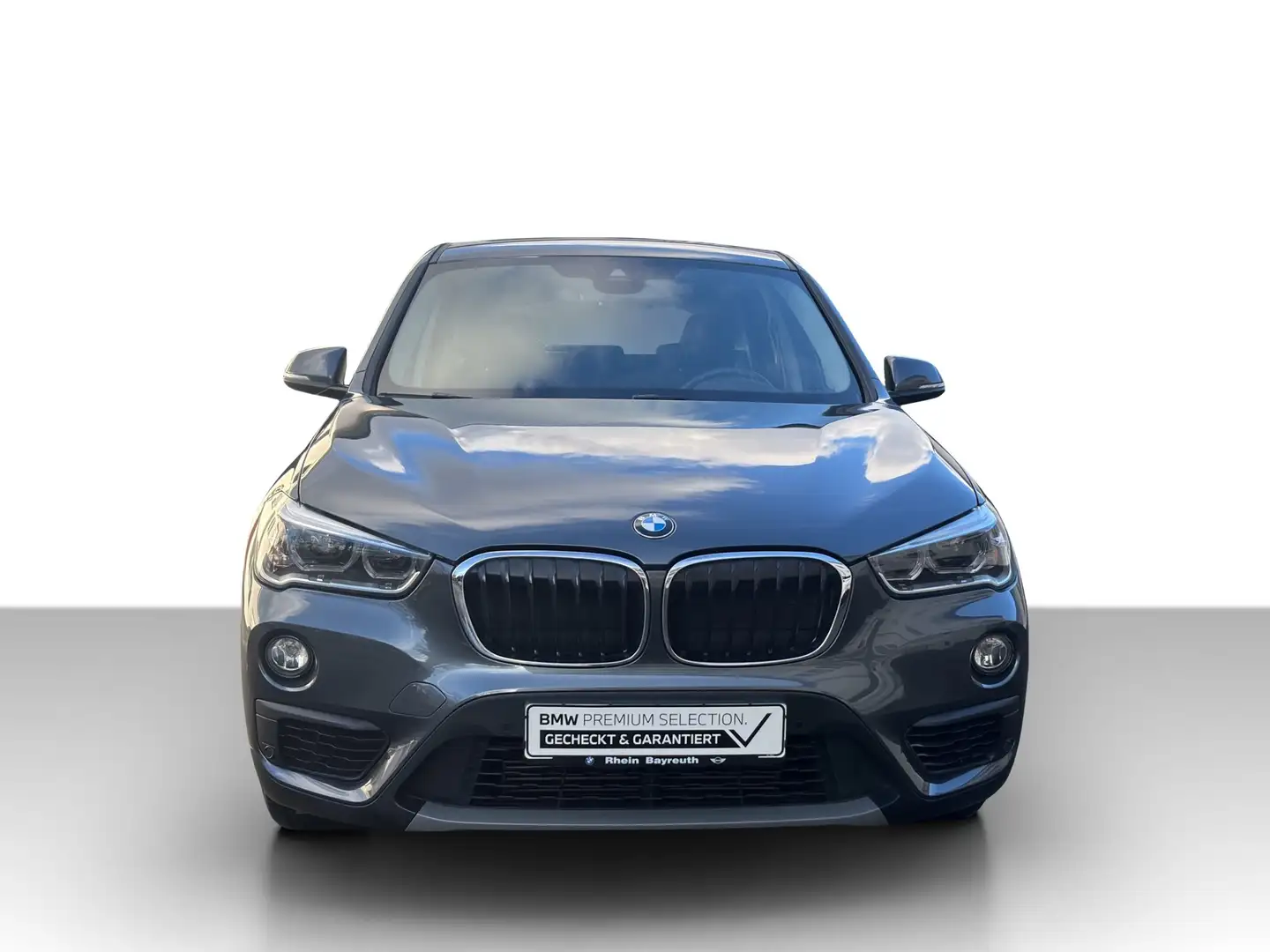 BMW X1 sDrive 18i Advantage Navi LED Lordose Shz DAB Navi Grau - 2