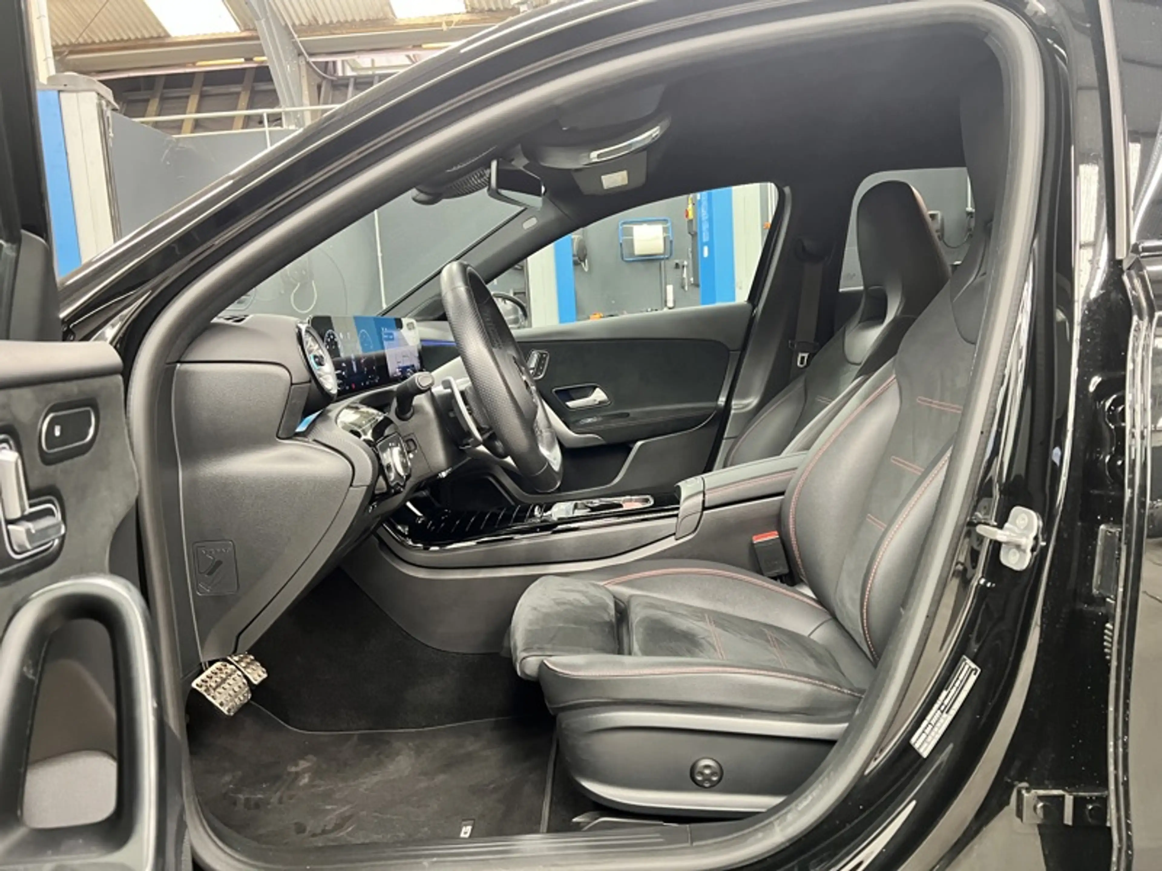 Mercedes-Benz A 35 AMG 4MATIC Pack Night — photo 12