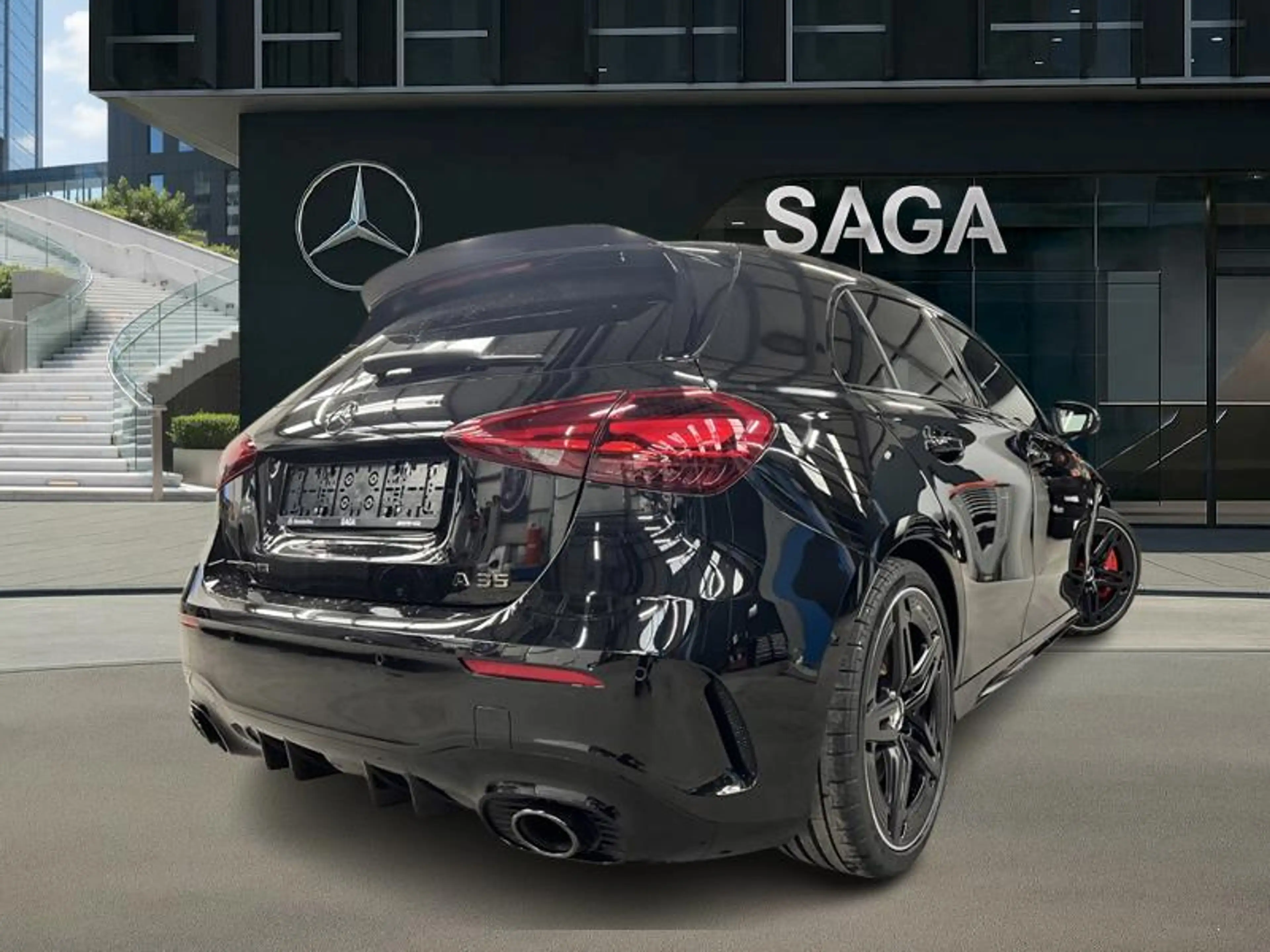 Mercedes-Benz A 35 AMG 4MATIC Pack Night — photo 2