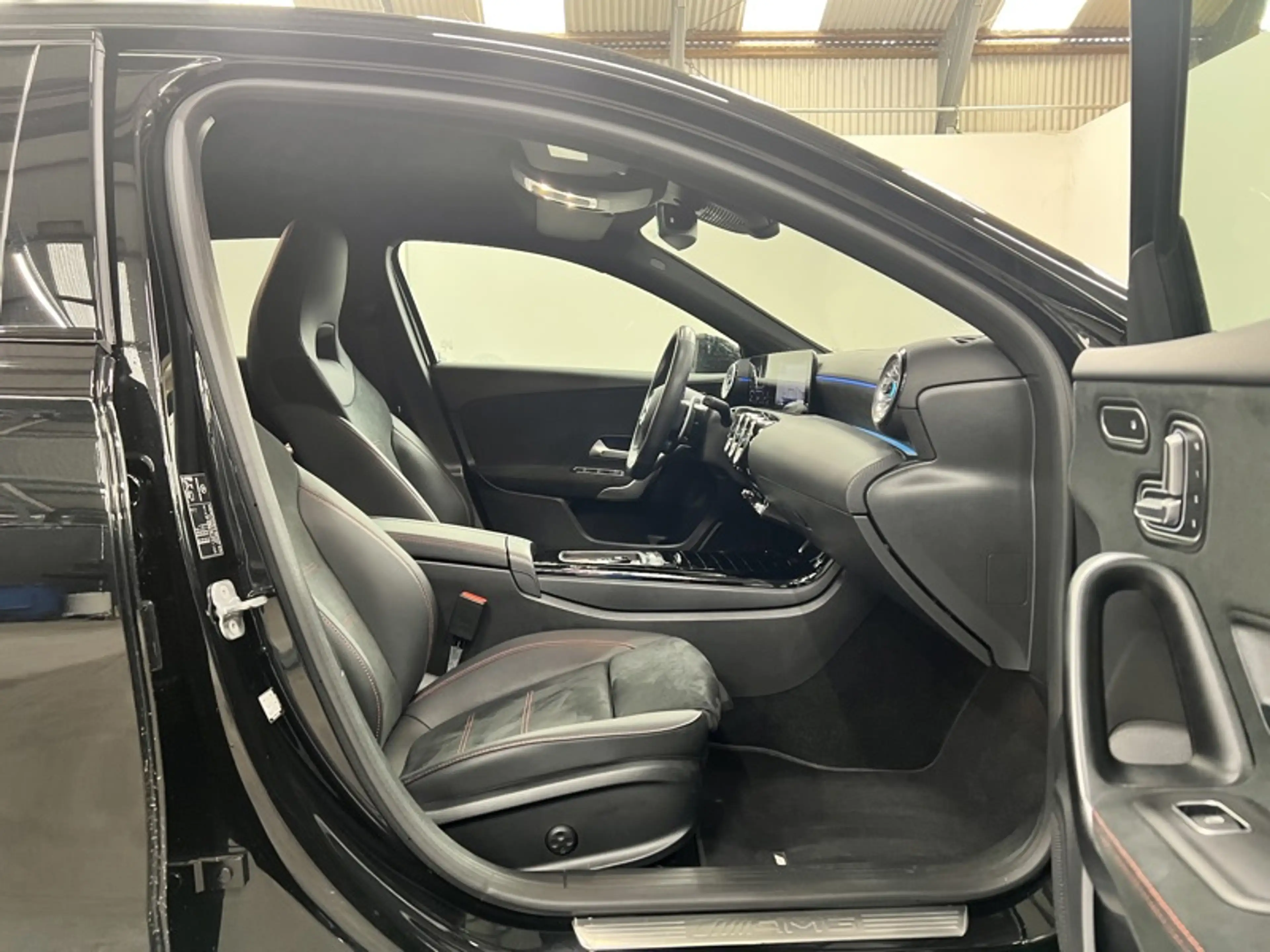Mercedes-Benz A 35 AMG 4MATIC Pack Night — photo 10