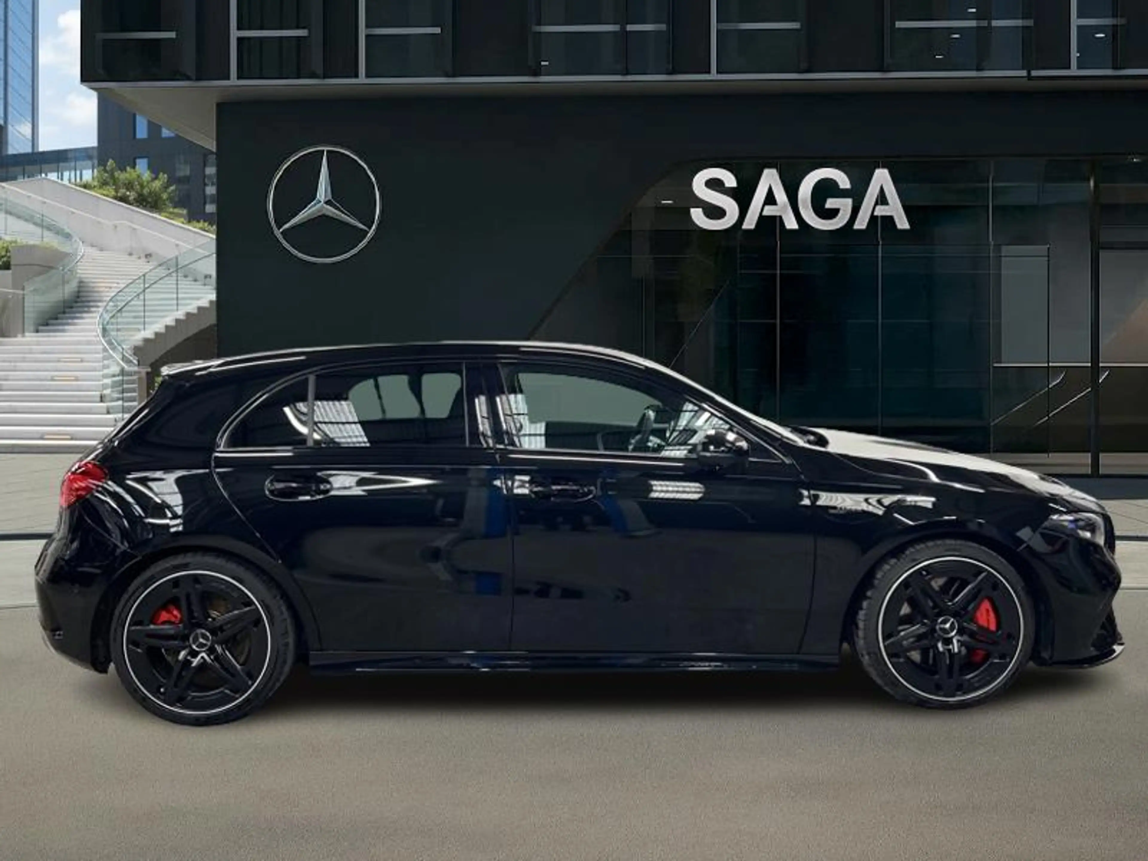 Mercedes-Benz A 35 AMG 4MATIC Pack Night — photo 4
