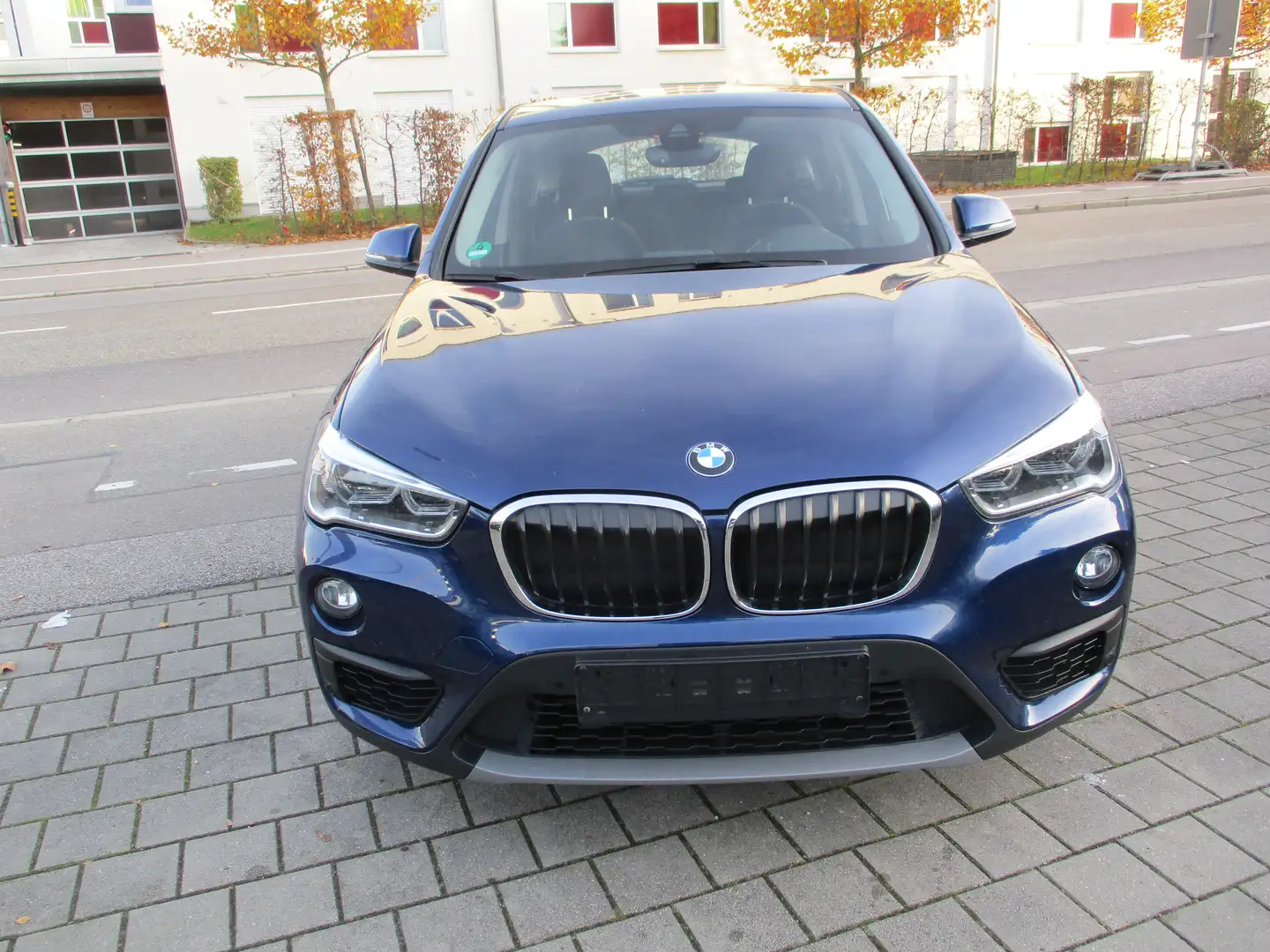 BMW X1 xDrive 18 d Advantage 1.Hand Blau - 2