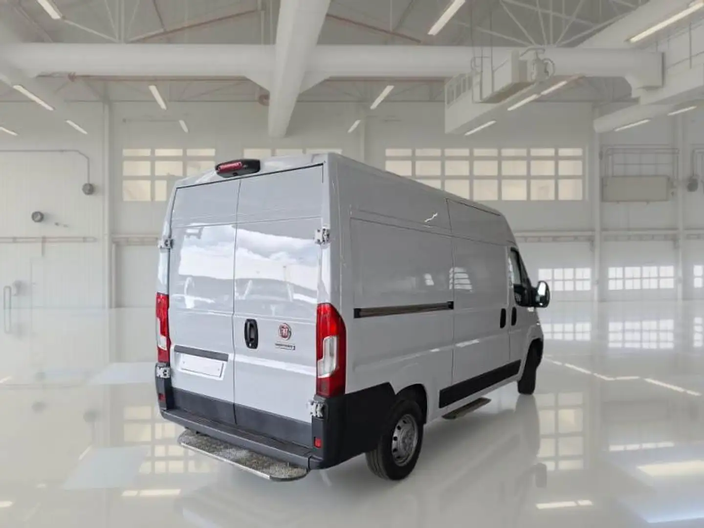 Fiat Ducato Fg. 33 2.3Mjt LPEGR Corto T. Alto 95kW - 2