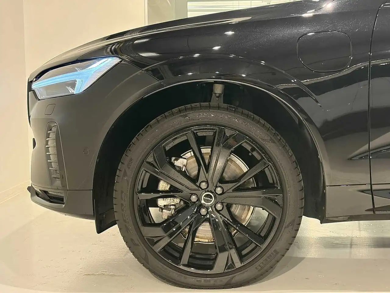 Volvo XC60 T6 Black Edition Plus, миниатюра 3