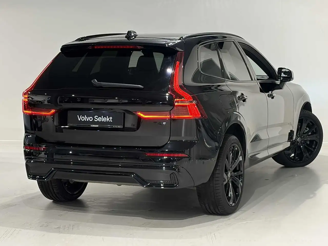 Volvo XC60 T6 Black Edition Plus, миниатюра 2