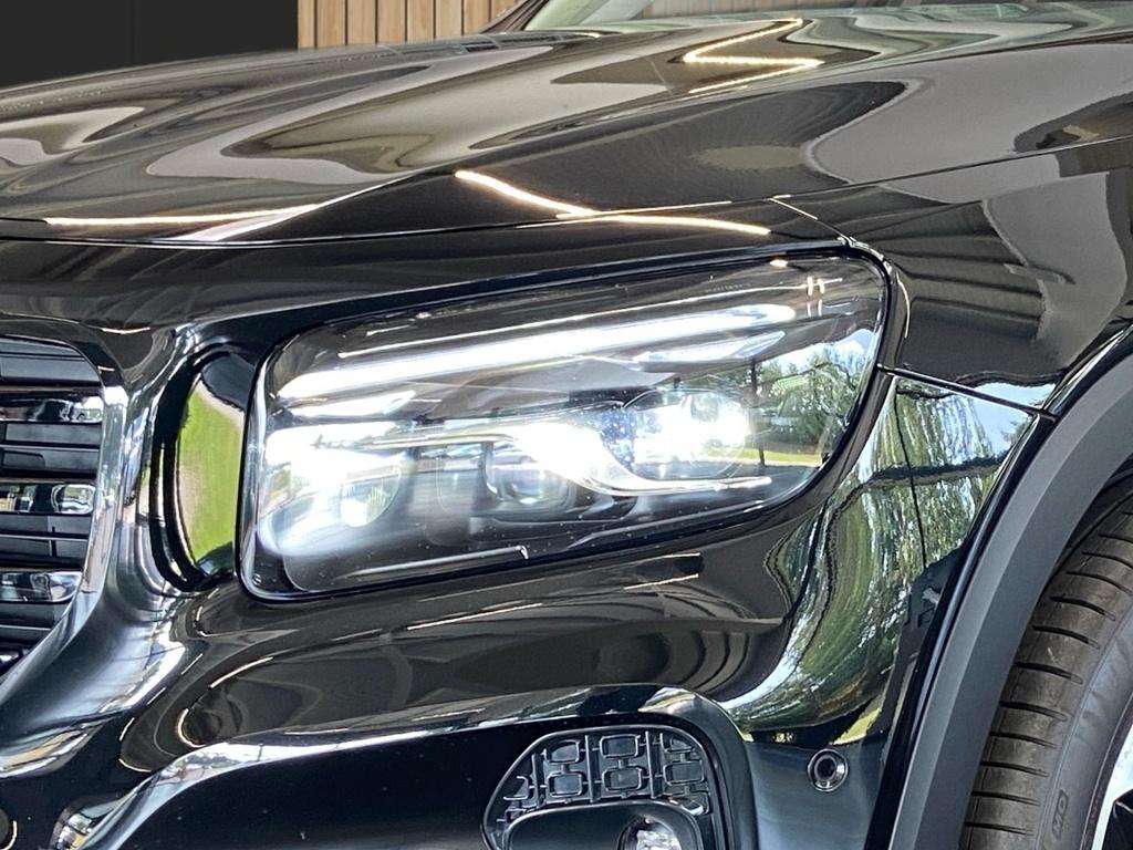 Mercedes-Benz GLB 200