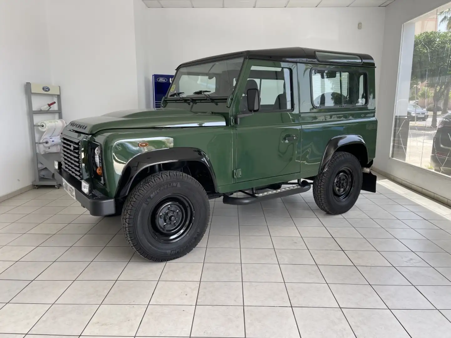 Land Rover Defender 90 SW E Verde - 2