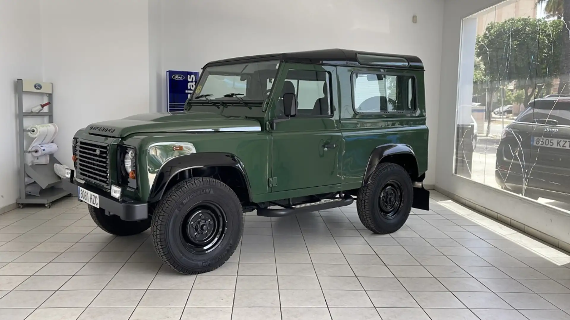 Land Rover Defender 90 SW E Verde - 1
