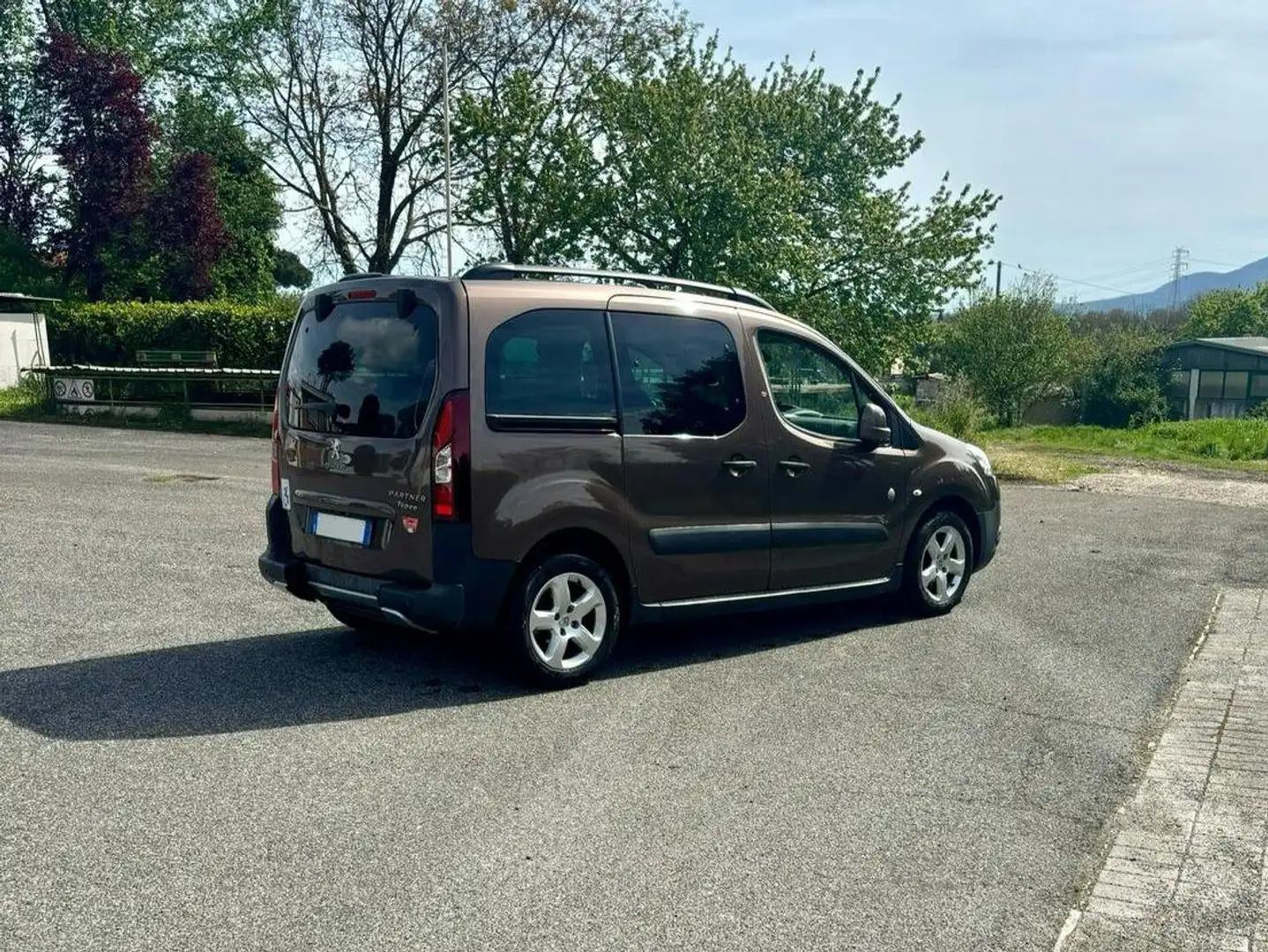 Peugeot Partner Partner Tepee 1.6 e-hdi Outdoor s Marrone - 2
