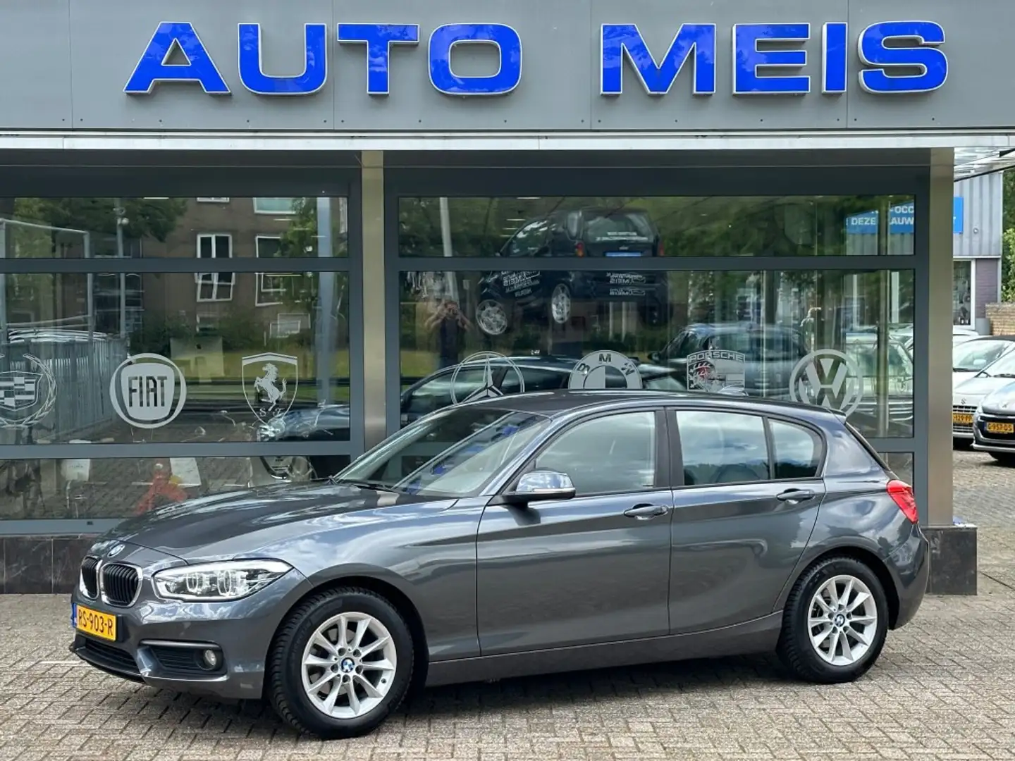 BMW 118 118I Corporate Lease Executive Xenon Navi Cruise S Grijs - 1