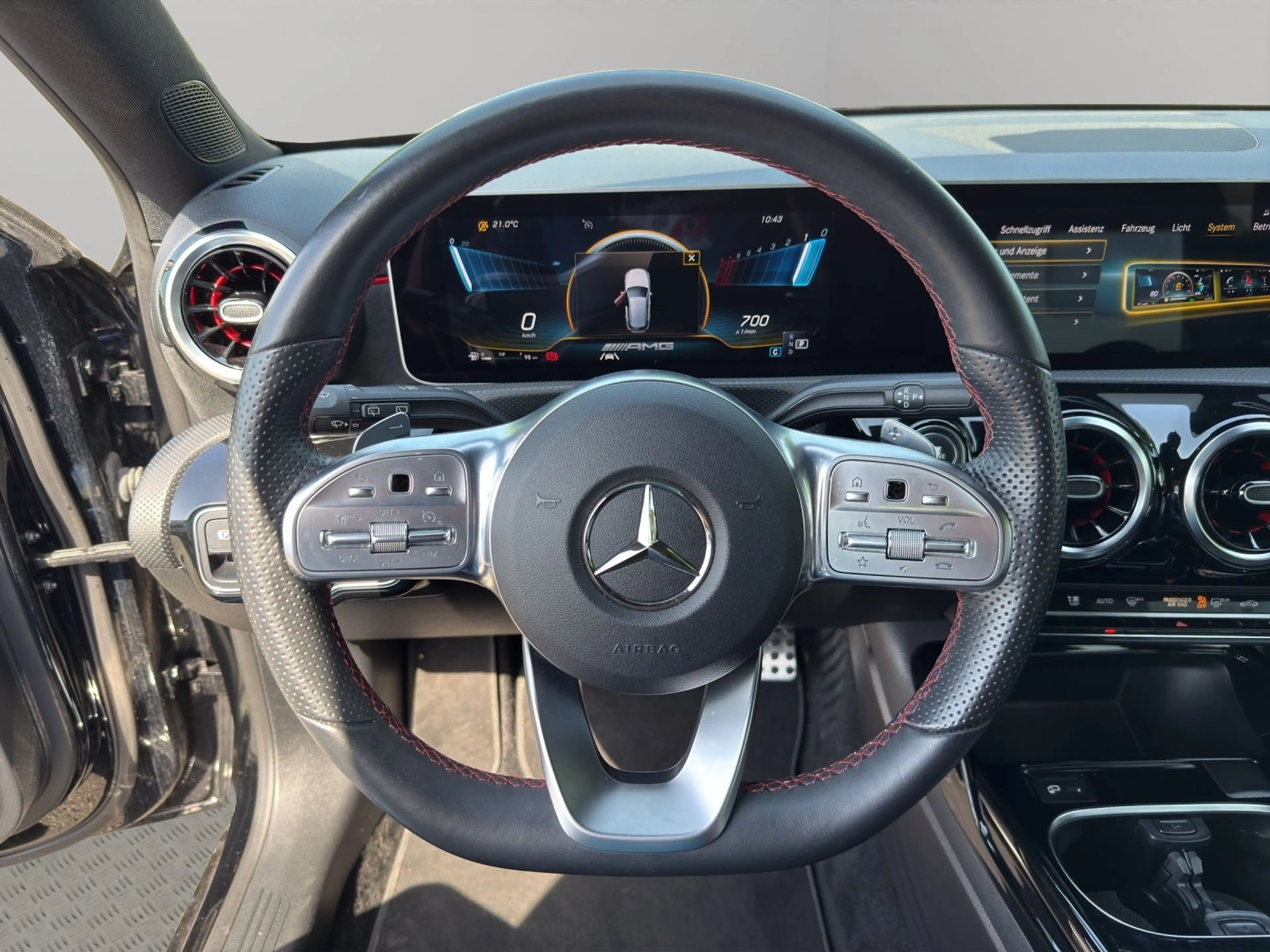 Mercedes-Benz A 35 AMG 4Matic NAVI+LED+PANO+SITZHZ+LEDER — photo 10