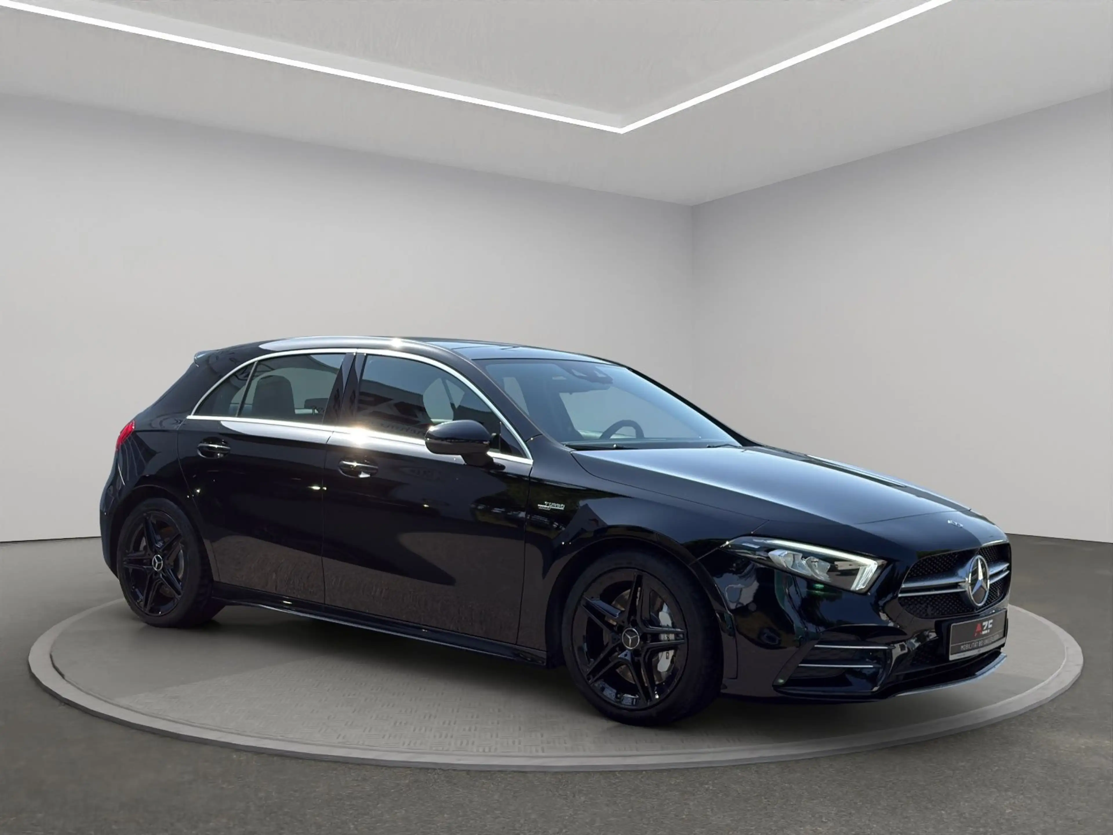 Mercedes-Benz A 35 AMG 4Matic NAVI+LED+PANO+SITZHZ+LEDER — photo 3