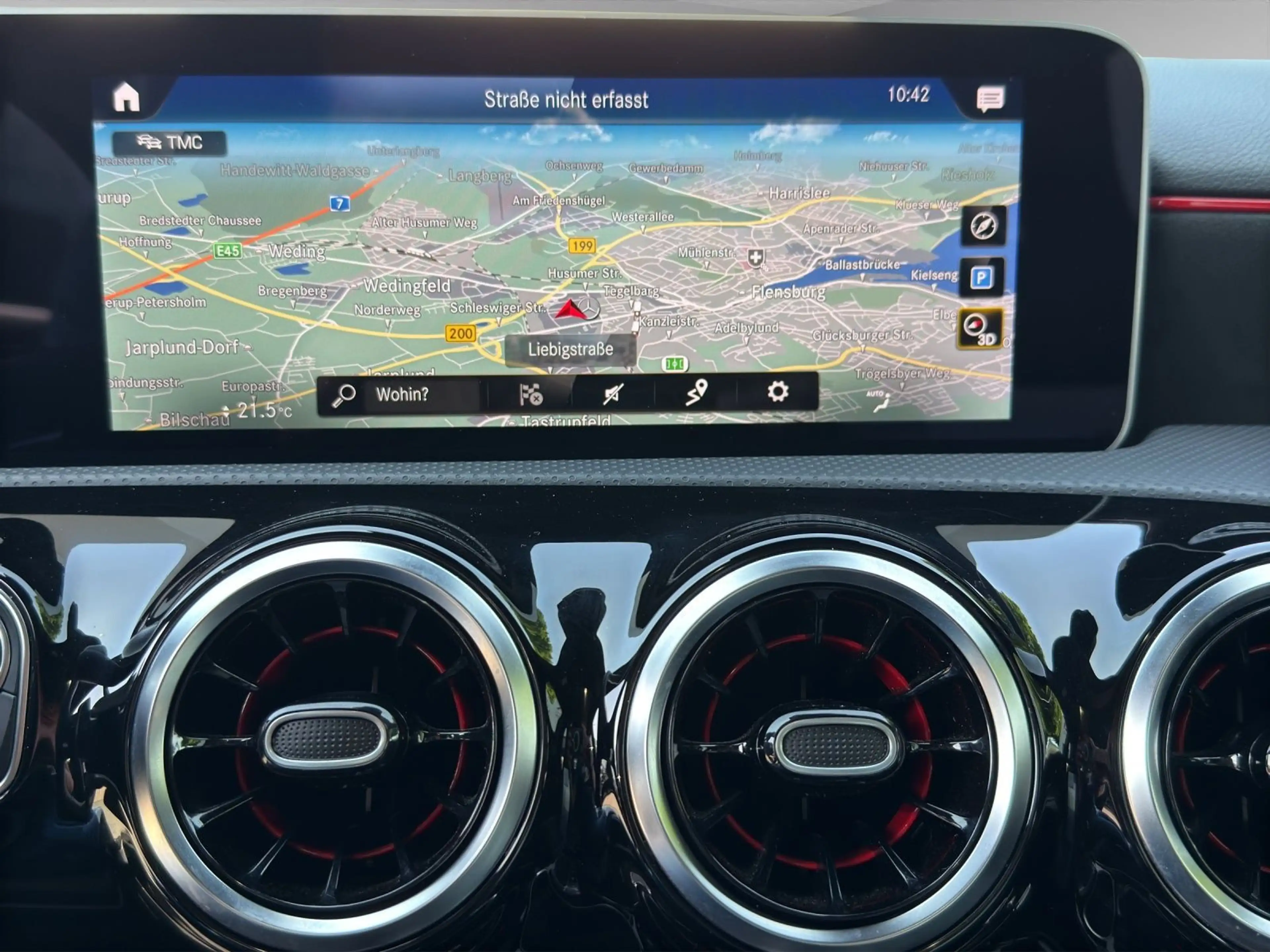 Mercedes-Benz A 35 AMG 4Matic NAVI+LED+PANO+SITZHZ+LEDER — photo 11