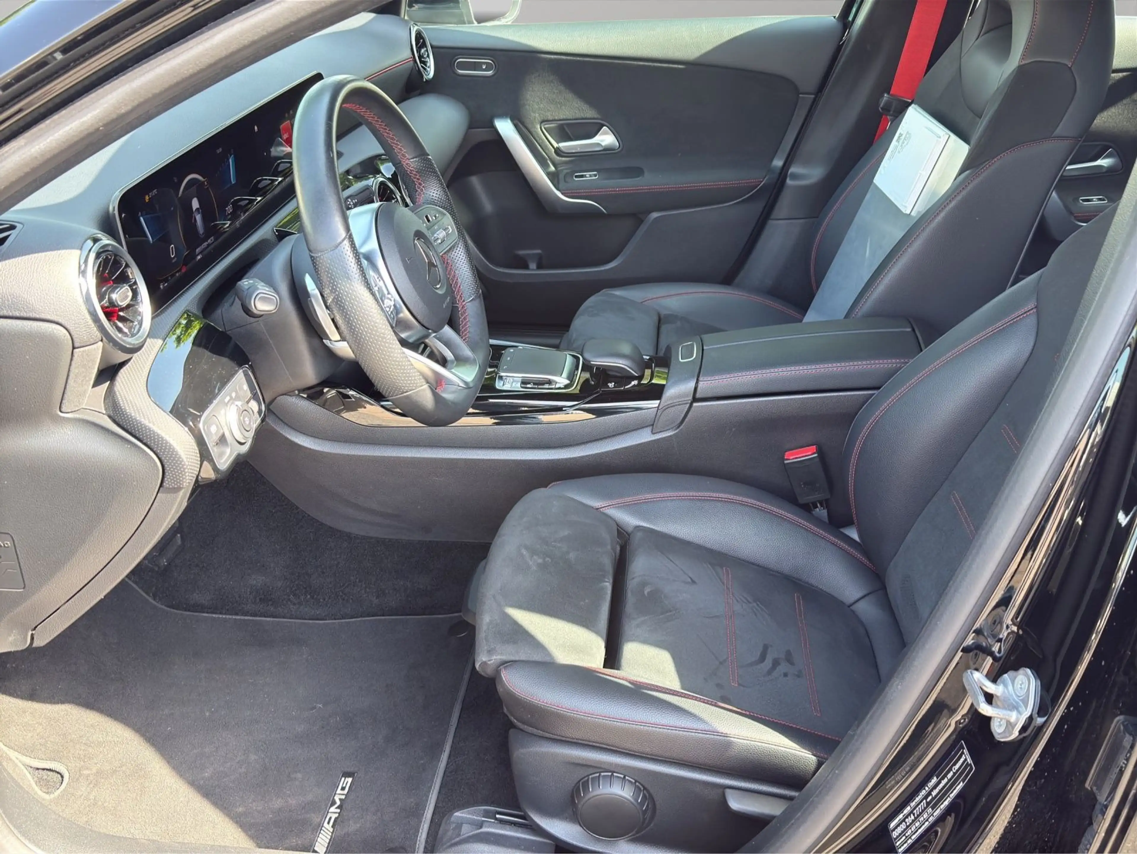 Mercedes-Benz A 35 AMG 4Matic NAVI+LED+PANO+SITZHZ+LEDER — photo 9