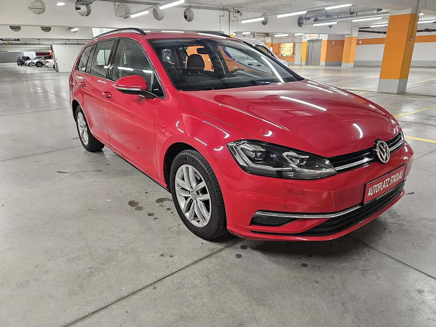 Volkswagen Golf Highline 1,6 TDI DSG Rot - 2