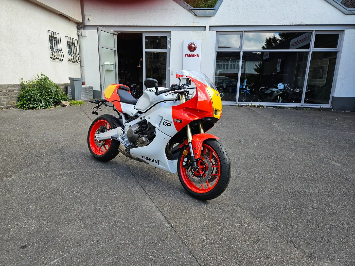 Yamaha XSR 900 GP Weiß - 2