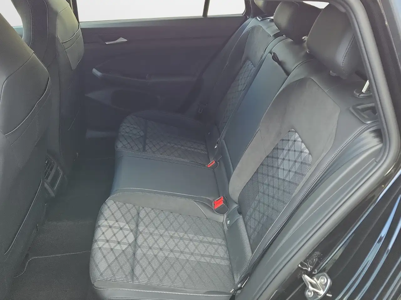 Volkswagen Golf Variant 2.0 TDI DSG R-Line 12