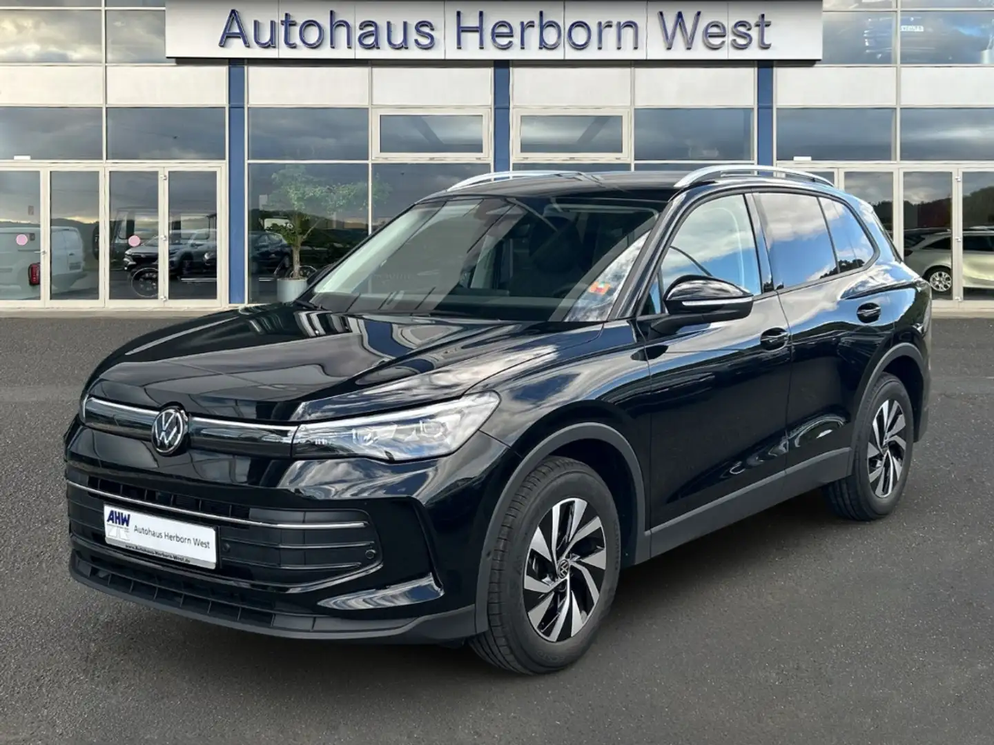 Volkswagen Tiguan 1.5 eTSI Life LED Plus Design-Paket elektr. Heckkl Schwarz - 1