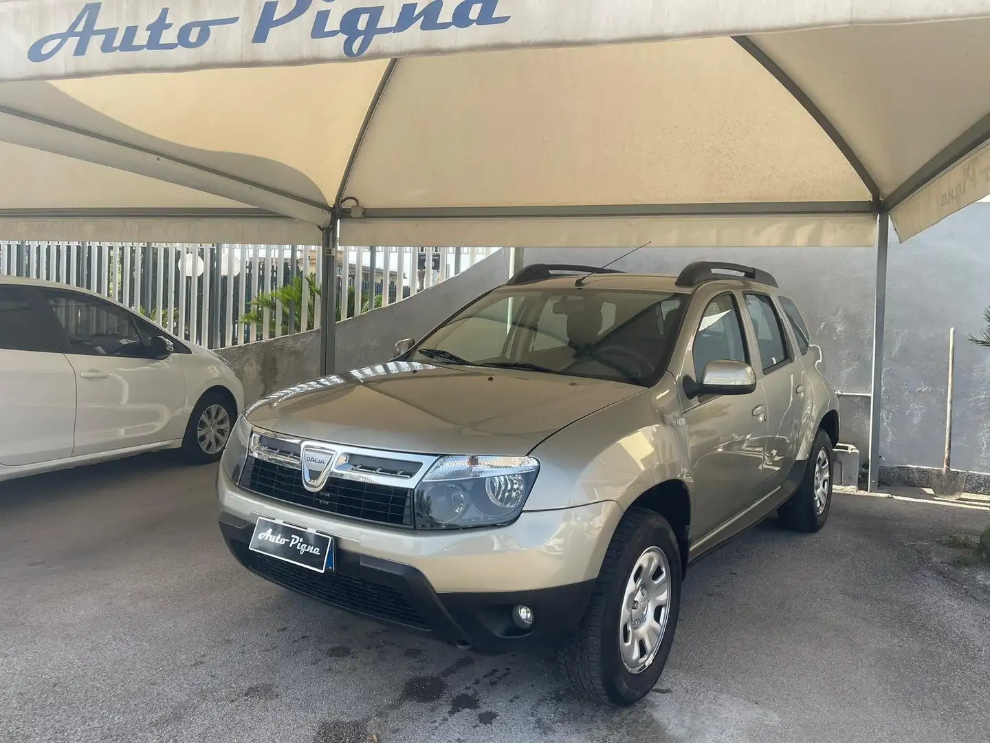 Dacia Duster Duster I 2010 1.5 dci Laureate 4x4 110cv Brons - 1