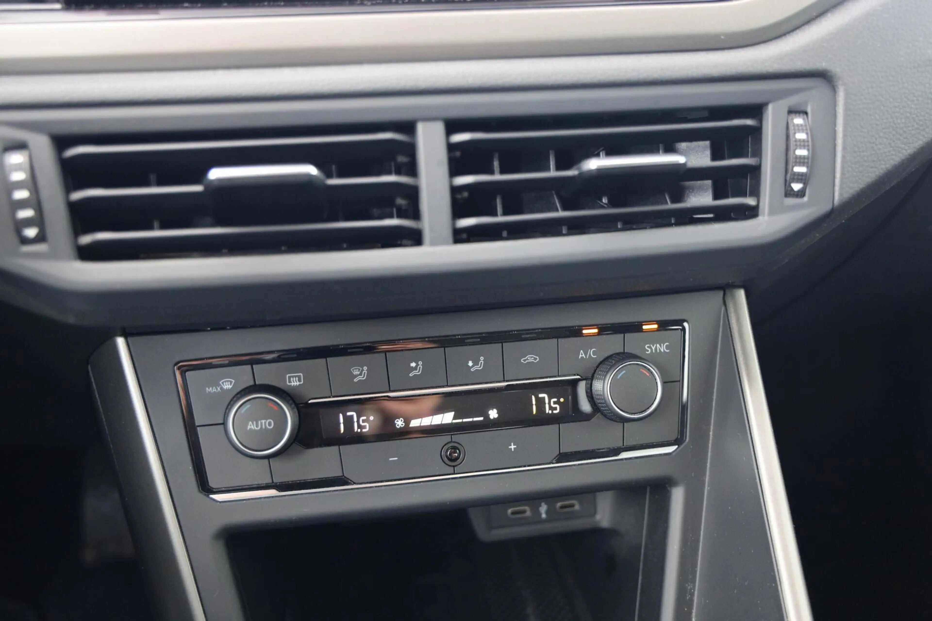 Volkswagen Polo 1.0 TSI Comfortline Business| Carplay | Navigatie — photo 18