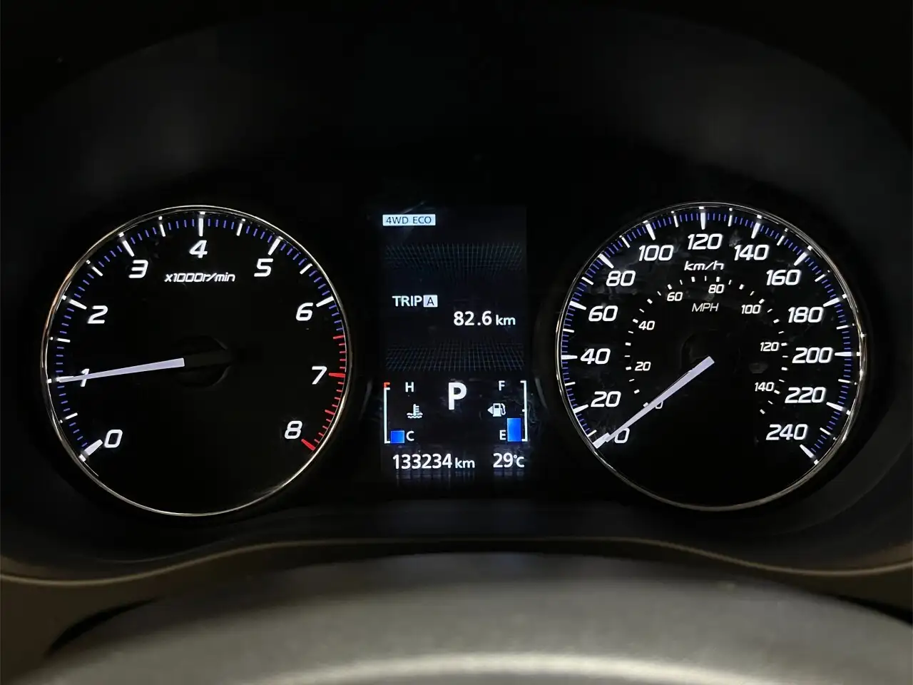 Mitsubishi Outlander снимка Mitsubishi Outlander