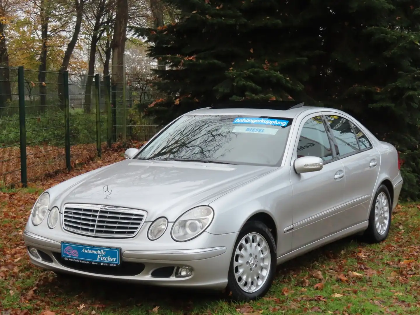 Mercedes-Benz E 220 Limo Elegance von Rentnerin  -2.Hand! Stříbrná - 1