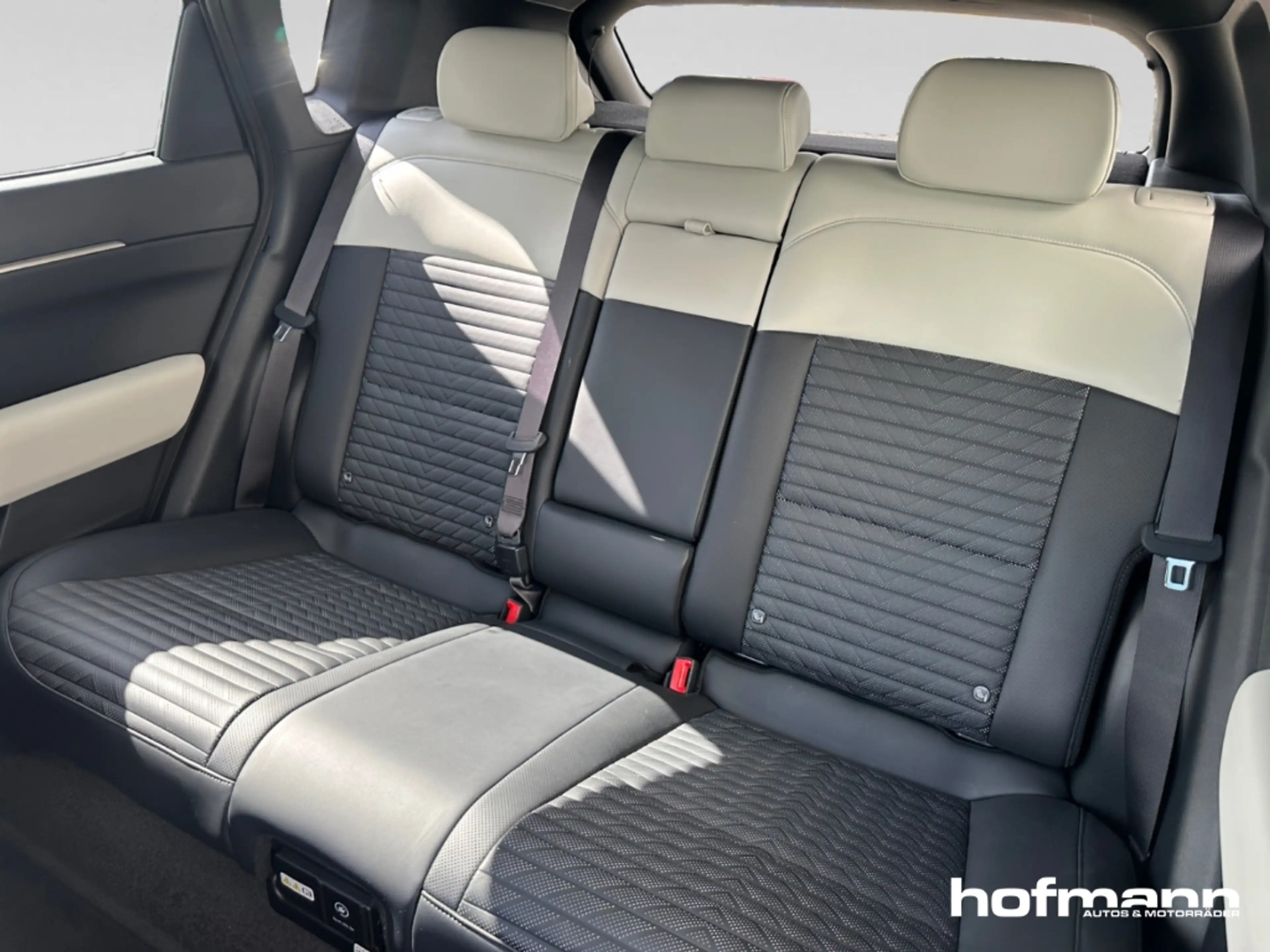 Kia EV4 GT-Line 81 HUD Matrix-LED Memory-Sitze 360-Kamera — photo 13