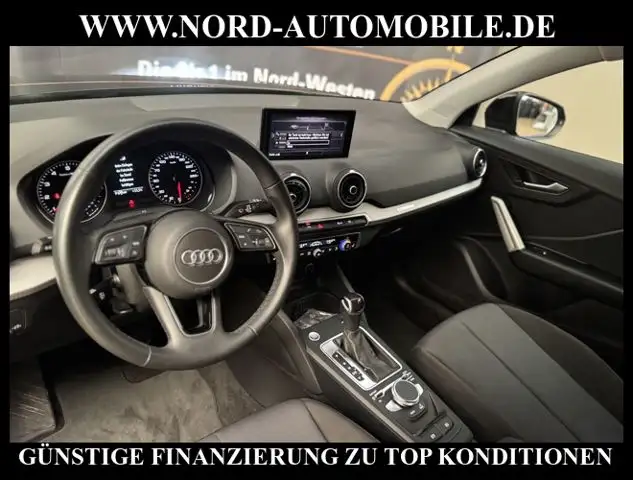Audi Q2 view 13