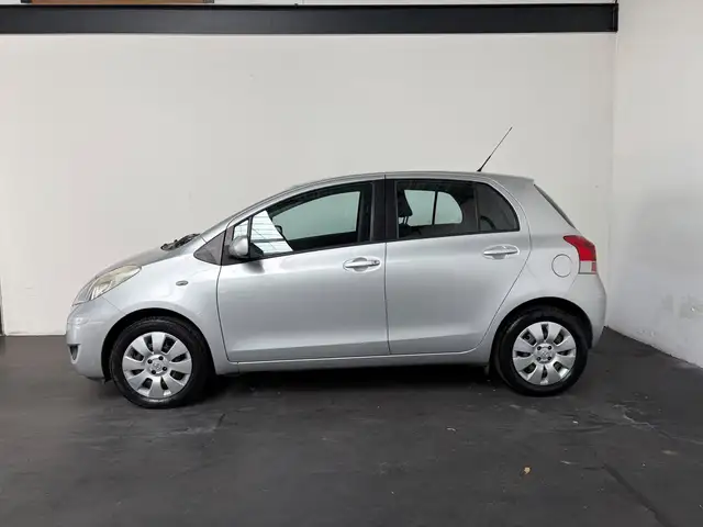 Toyota Yaris view 21