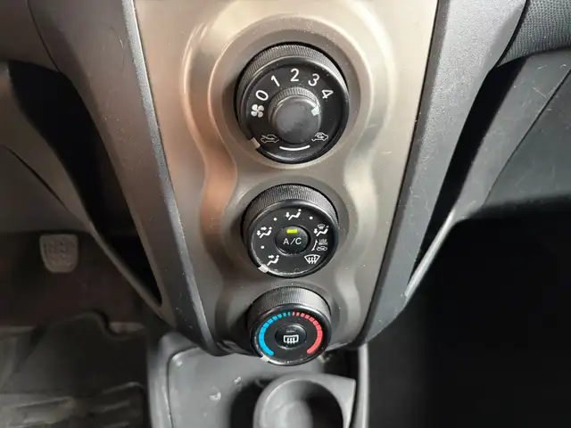 Toyota Yaris view 14