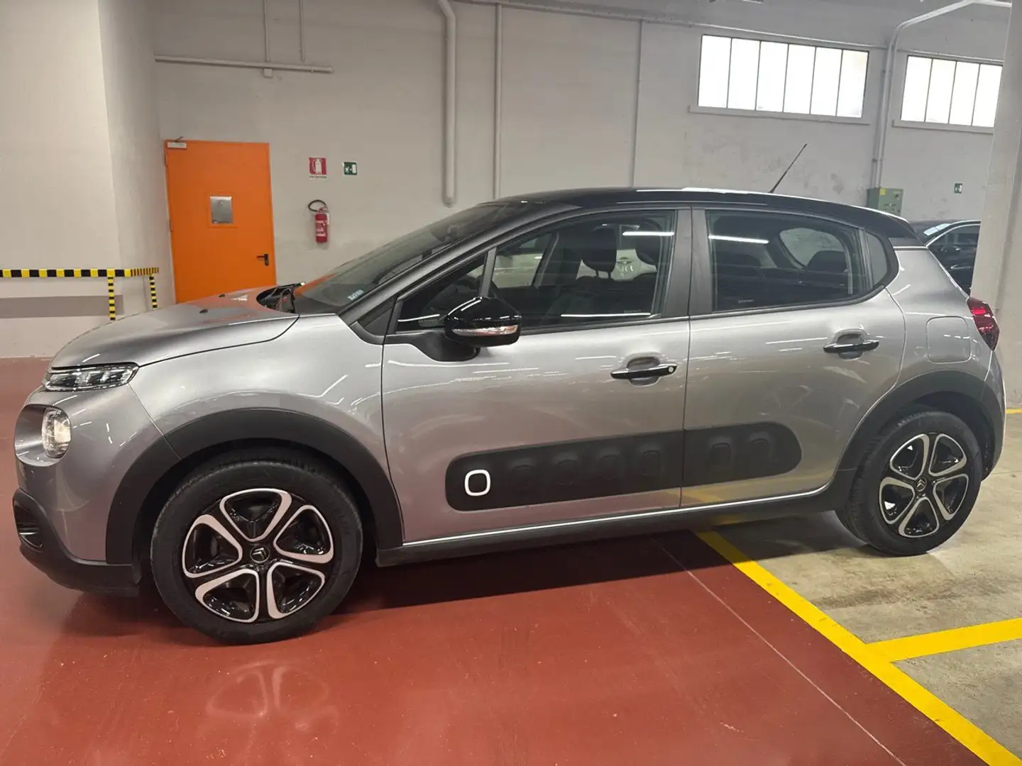 Citroen C3 PureTech 82 S&S Shine Grigio - 2