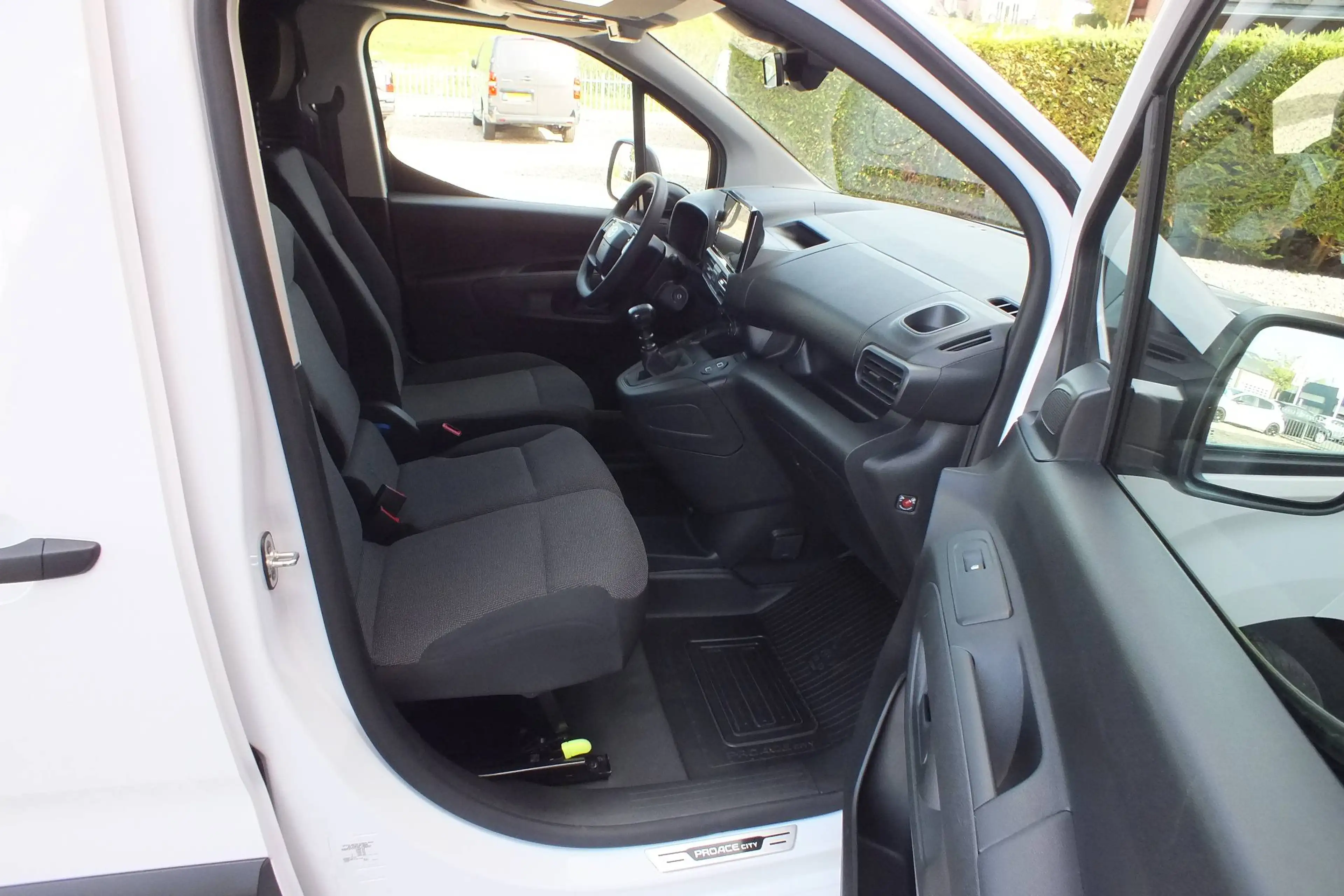 Toyota Proace City 1.5 D-4D Live Long 3-zits Carplay — photo 10