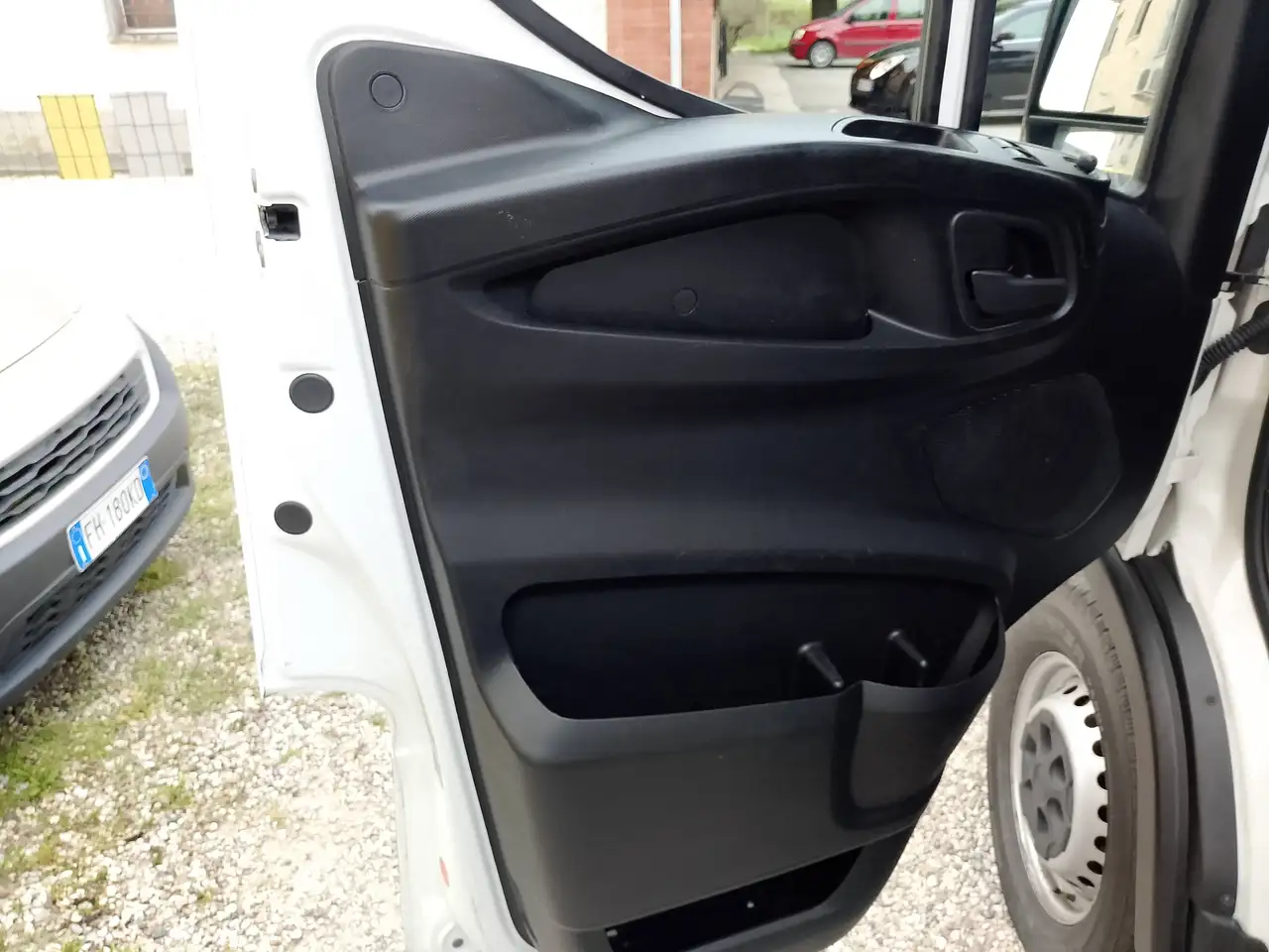 Iveco Daily 2023 — фото 14