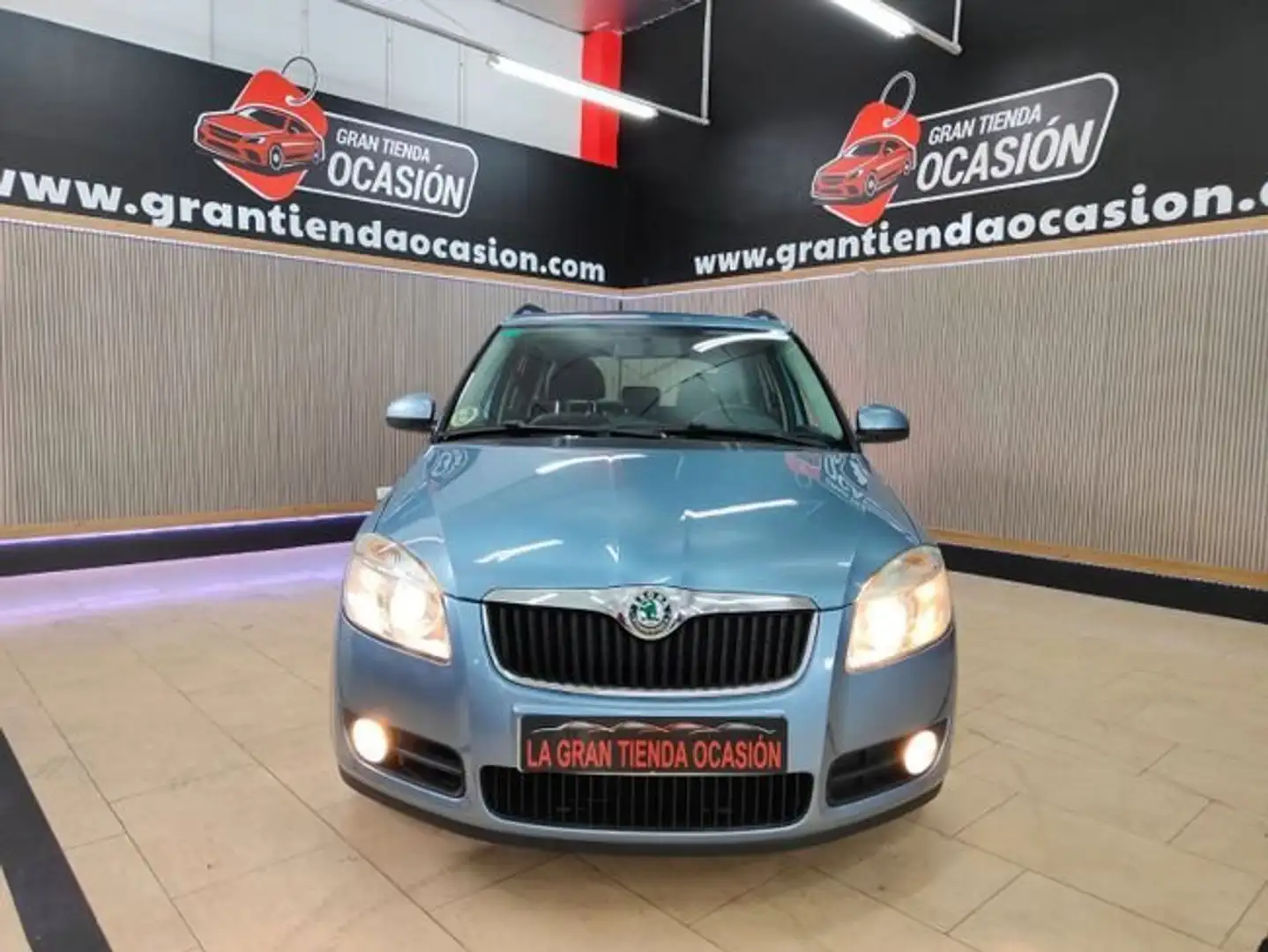 Skoda Fabia Combi 1.4TDI Style 80 Azul - 2