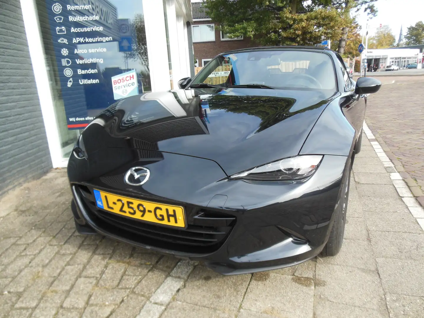 Mazda MX-5 1.5 SkyActiv-G leer/carplay 12 maanden Bovag garan Schwarz - 1