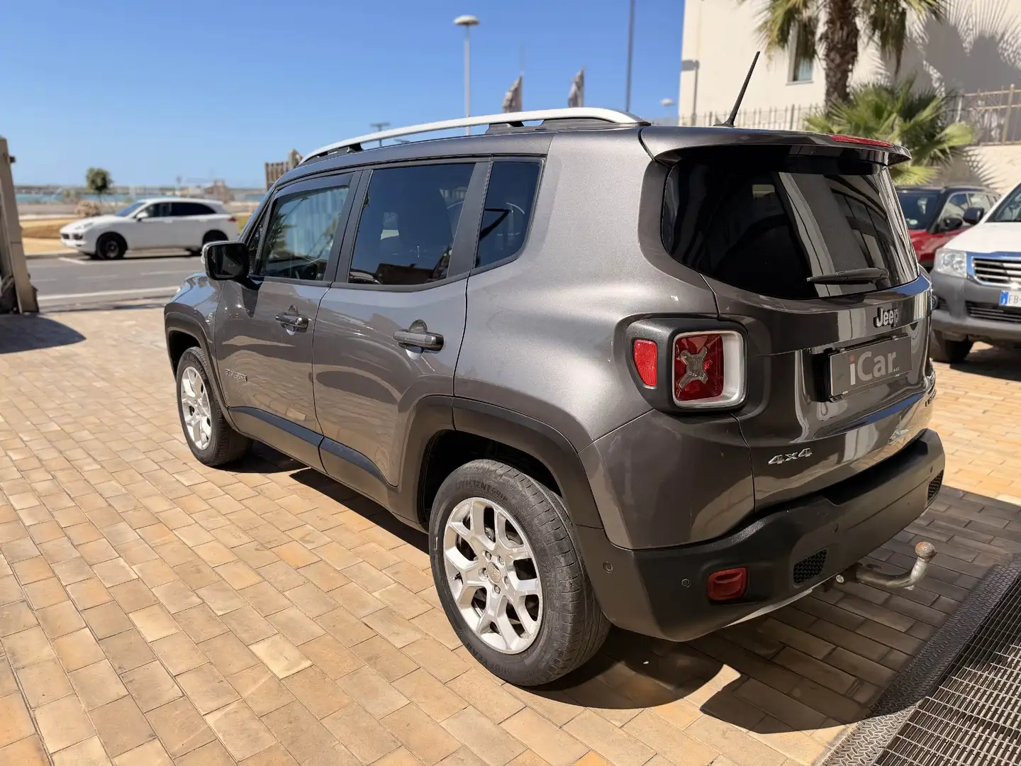 Jeep Renegade 2.0 mjt Limited 4wd 140cv auto - foto 2