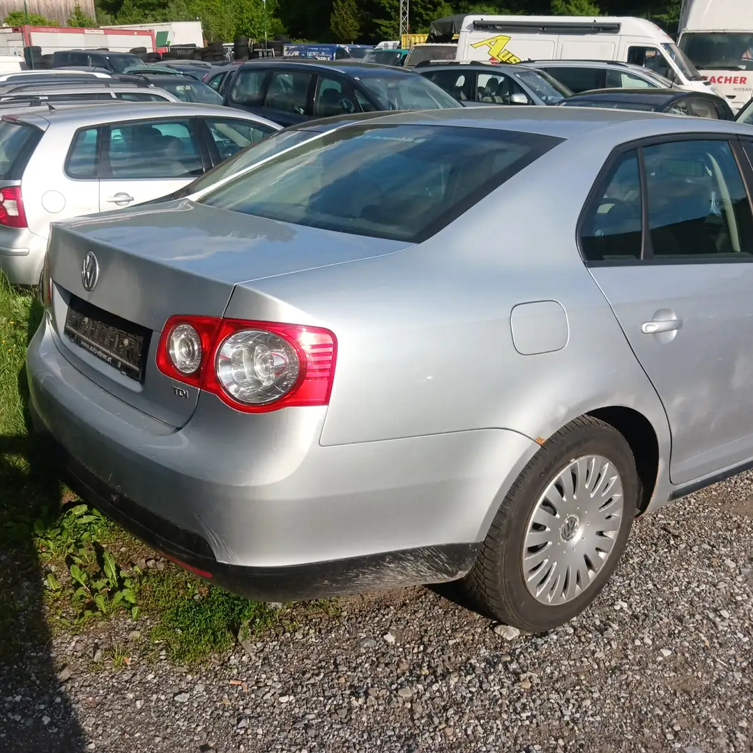Volkswagen Jetta 1.9 TDI DPF Trendline - 2