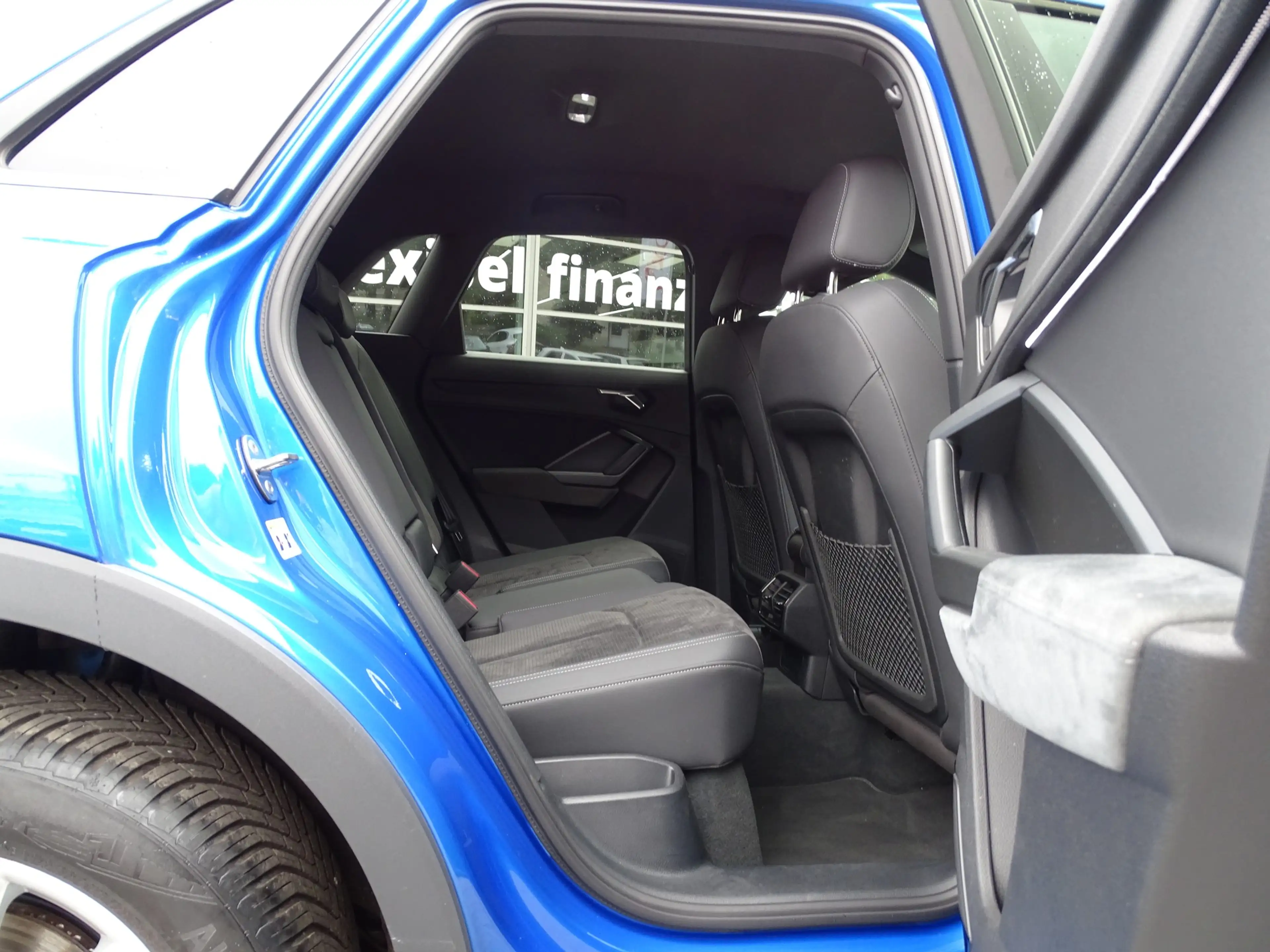 Audi Q3 45 1.4 TFSI e S-Line LED Navi ACC Keyless PDC — photo 10