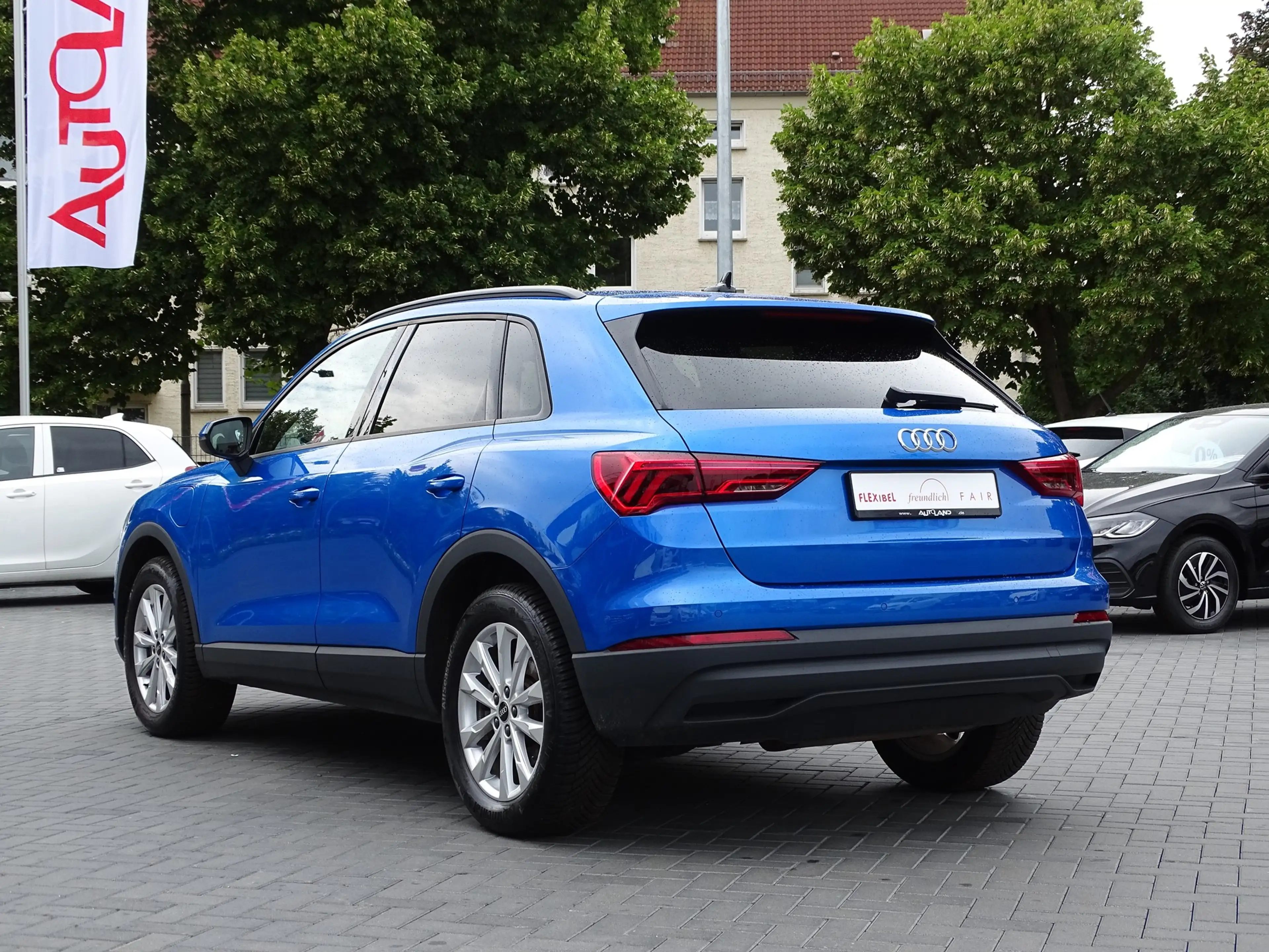Audi Q3 45 1.4 TFSI e S-Line LED Navi ACC Keyless PDC — photo 2