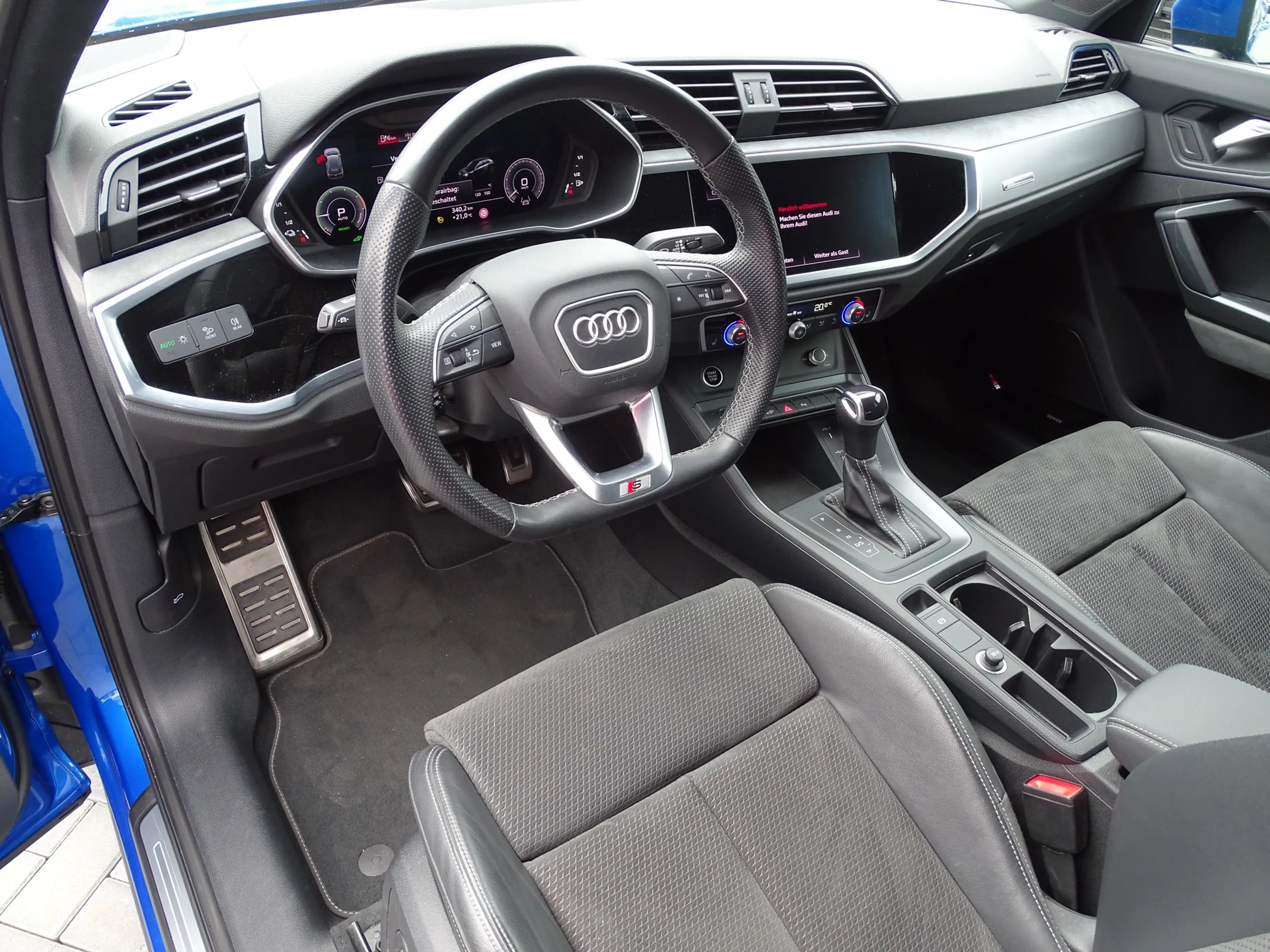 Audi Q3 45 1.4 TFSI e S-Line LED Navi ACC Keyless PDC — photo 8
