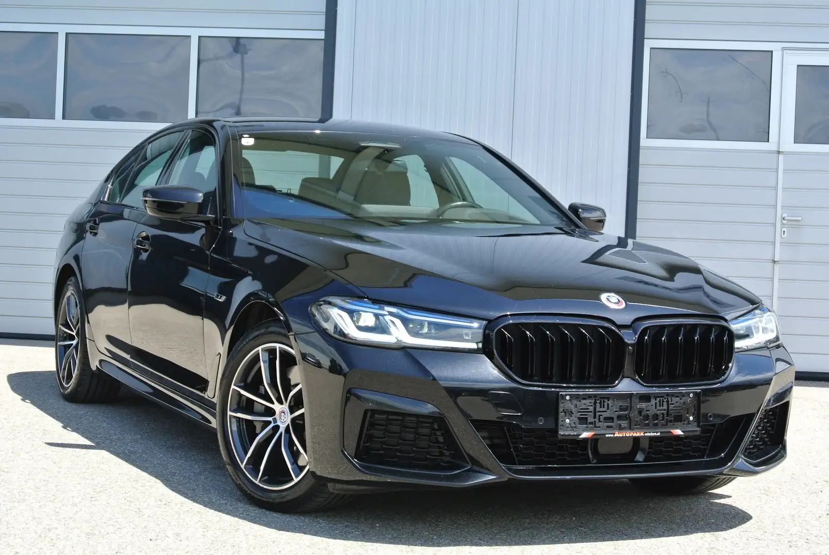 BMW 530 530e Aut. ** M Sportpaket** LEDER * HUD * LASER* Schwarz - 1