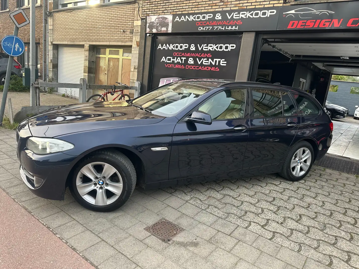 BMW 520 520dAS Carnet Compl BMW*Tres bon etat*Big Navigati Blauw - 1