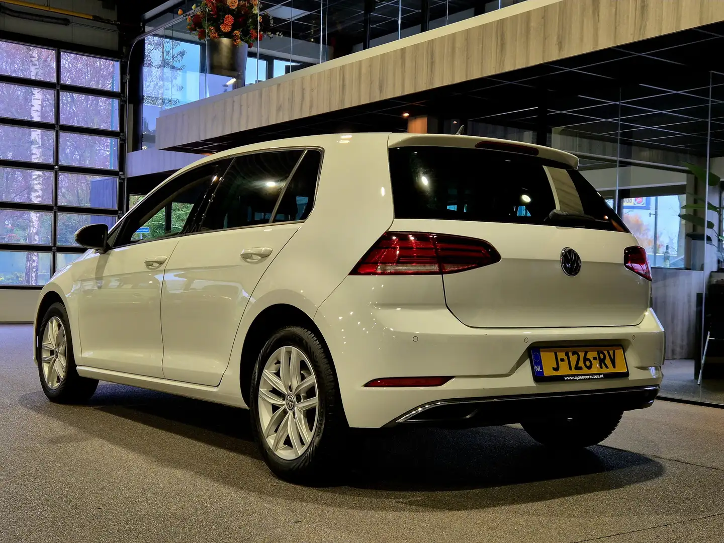 Volkswagen Golf 1.4 TSI Highline Business R Navi | Clima | Verw. s Weiß - 2