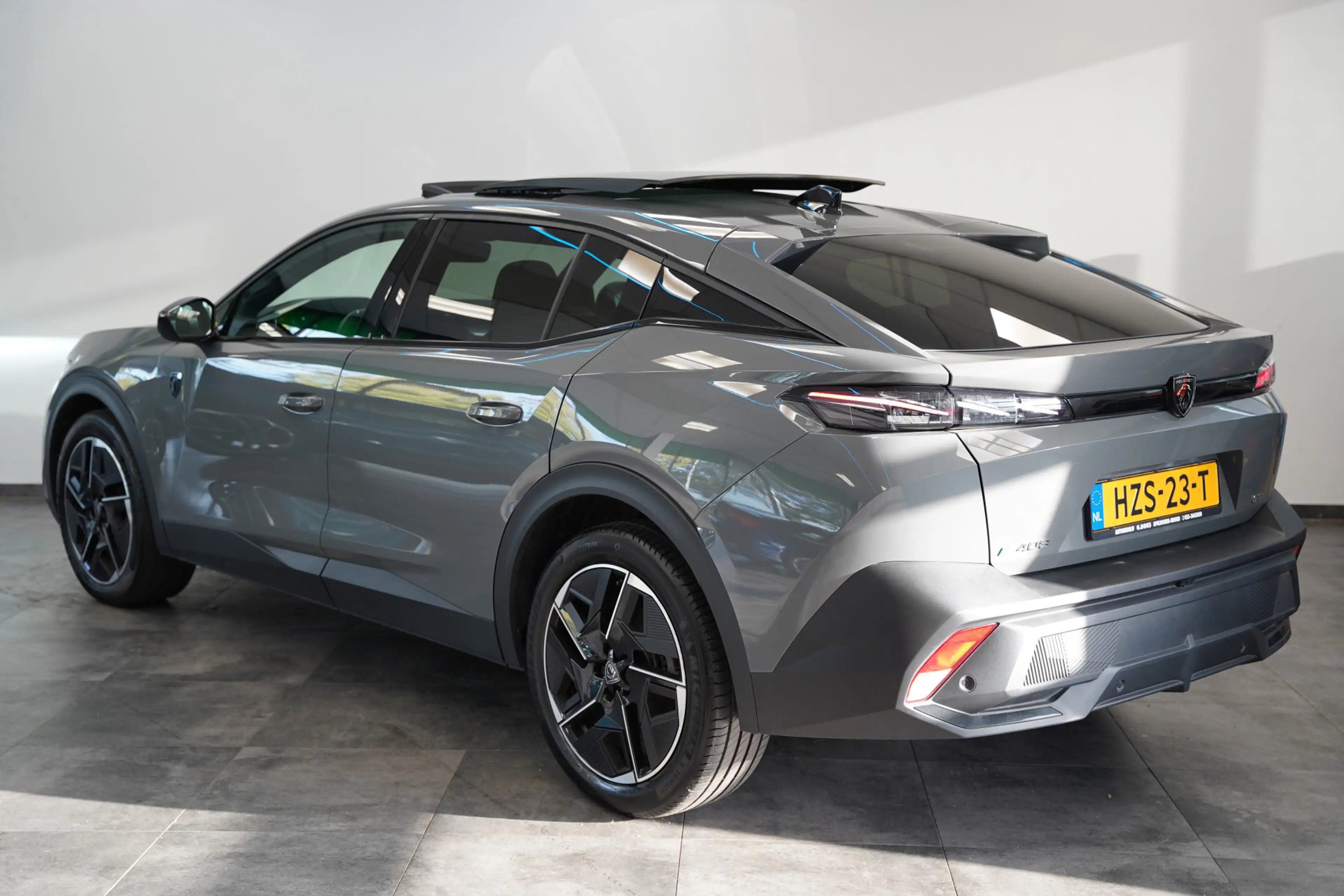 Peugeot 408 e-408 GT Avantage 58 kWh Full-led Panoramadak 19'l — photo 3