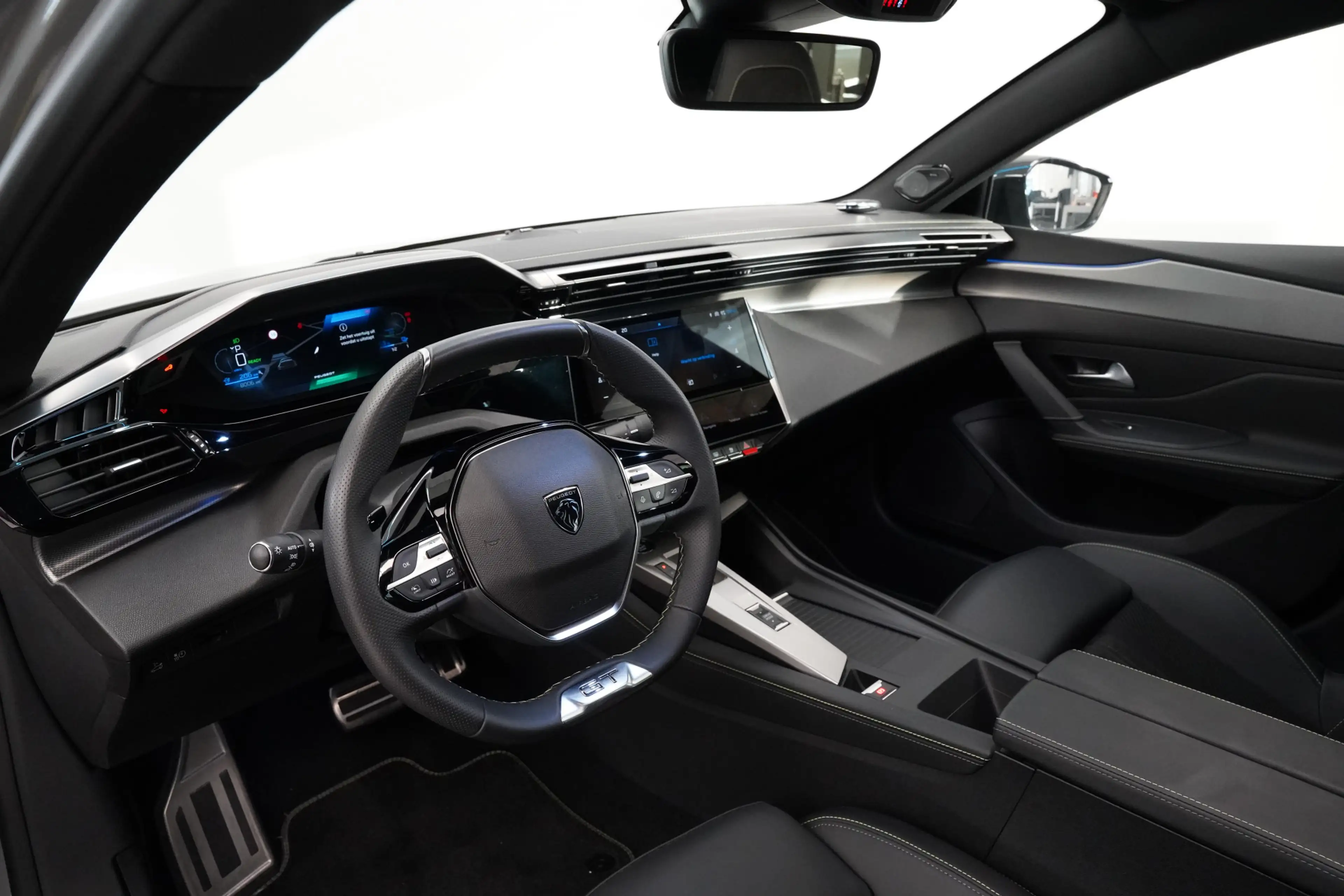 Peugeot 408 e-408 GT Avantage 58 kWh Full-led Panoramadak 19'l — photo 6
