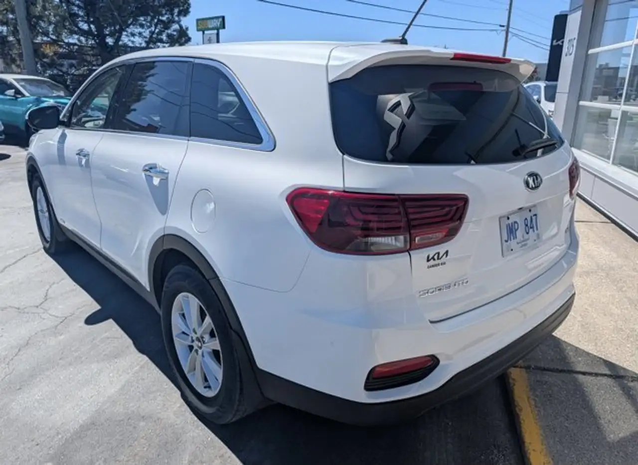 Kia Sorento photo Kia Sorento
