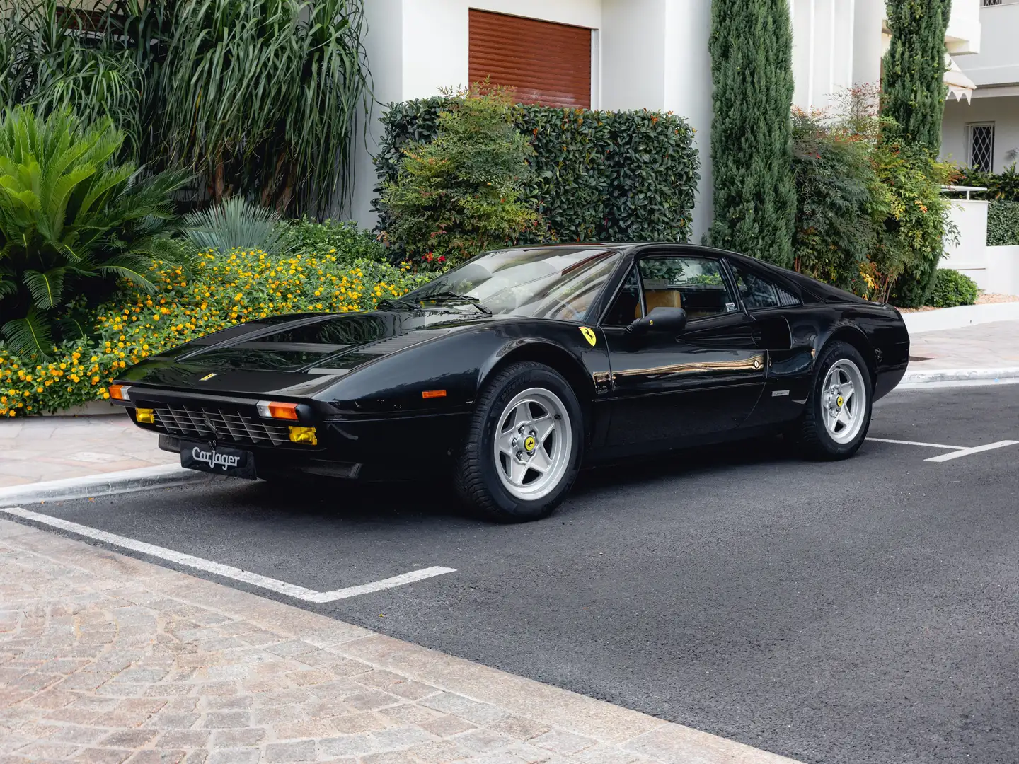Ferrari 308 GTB Quattrovalvole crna - 1