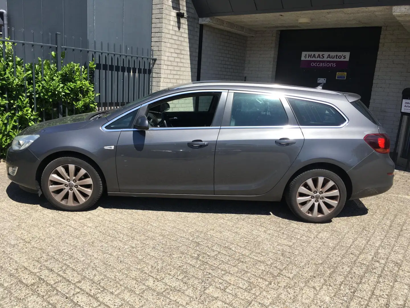 Opel Astra Sports Tourer 1.4 Turbo Anniversary Edition / LEES Grijs - 2