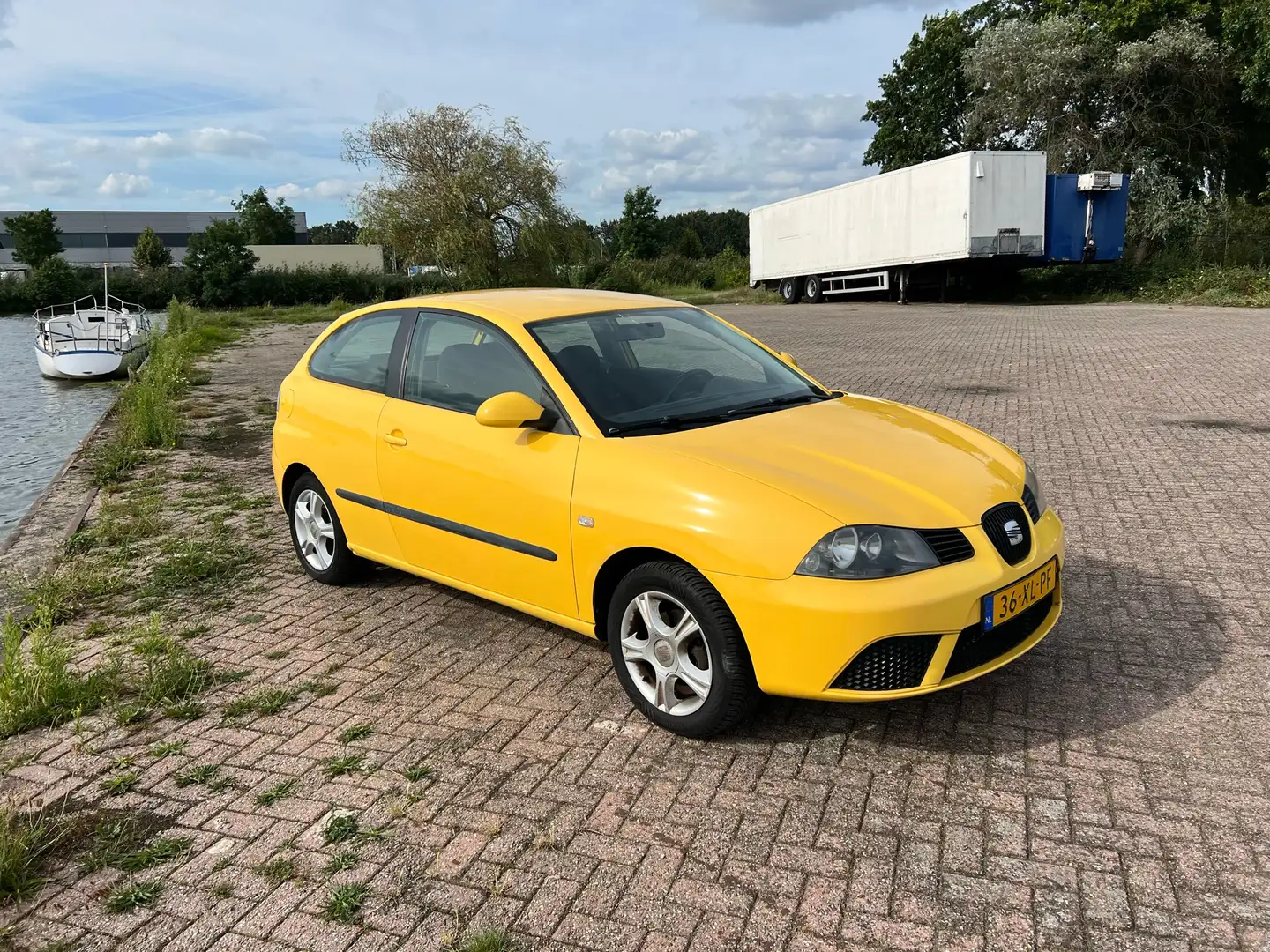 SEAT Ibiza 1.4-16V Trendstyle Facelift Airco. LPG G3 NAP Geel - 1